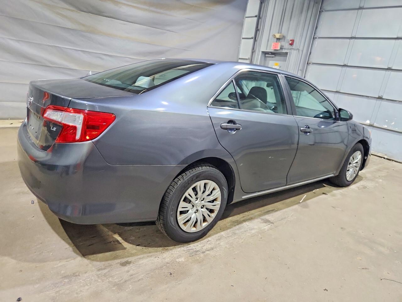 2012 Toyota Camry Le Gray vin: 4T1BF1FK7CU052532