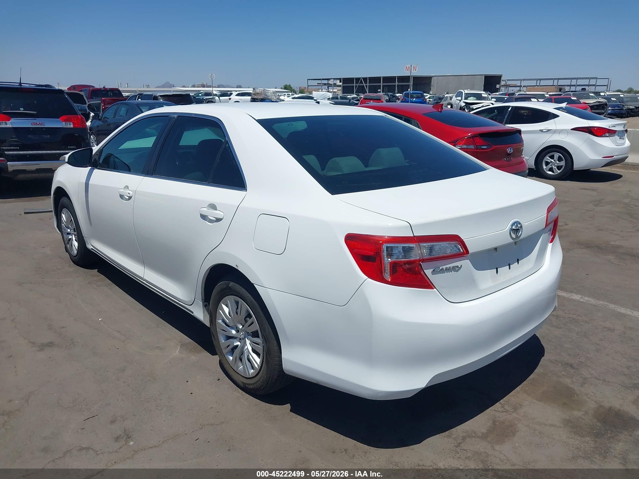 2012 Toyota Camry Le White vin: 4T1BF1FK7CU523482