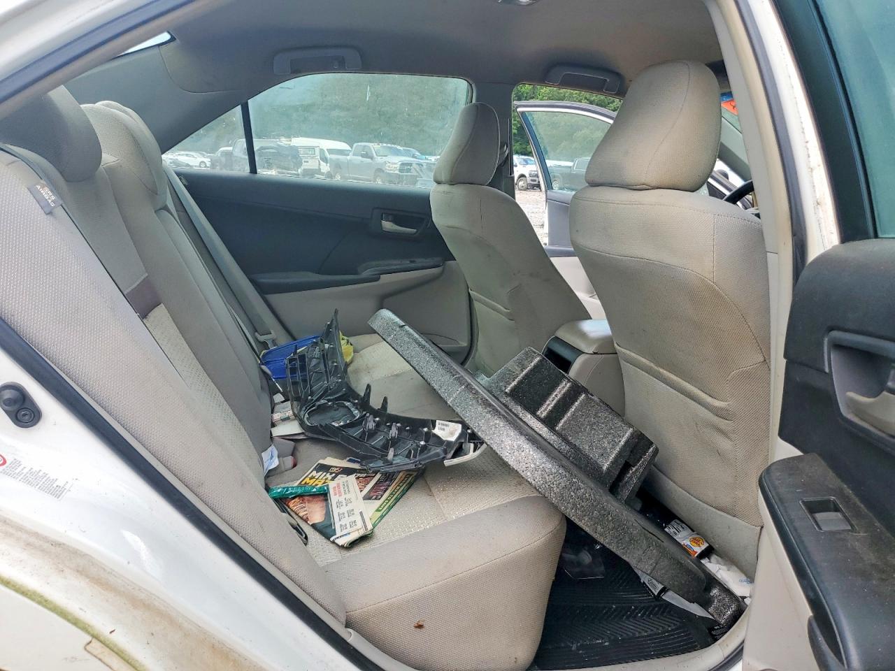 2012 Toyota Camry Le White vin: 4T1BF1FK7CU540038
