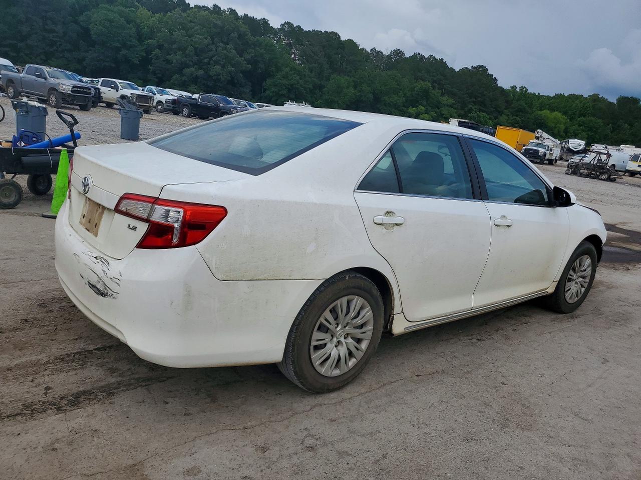 2012 Toyota Camry Le White vin: 4T1BF1FK7CU540038