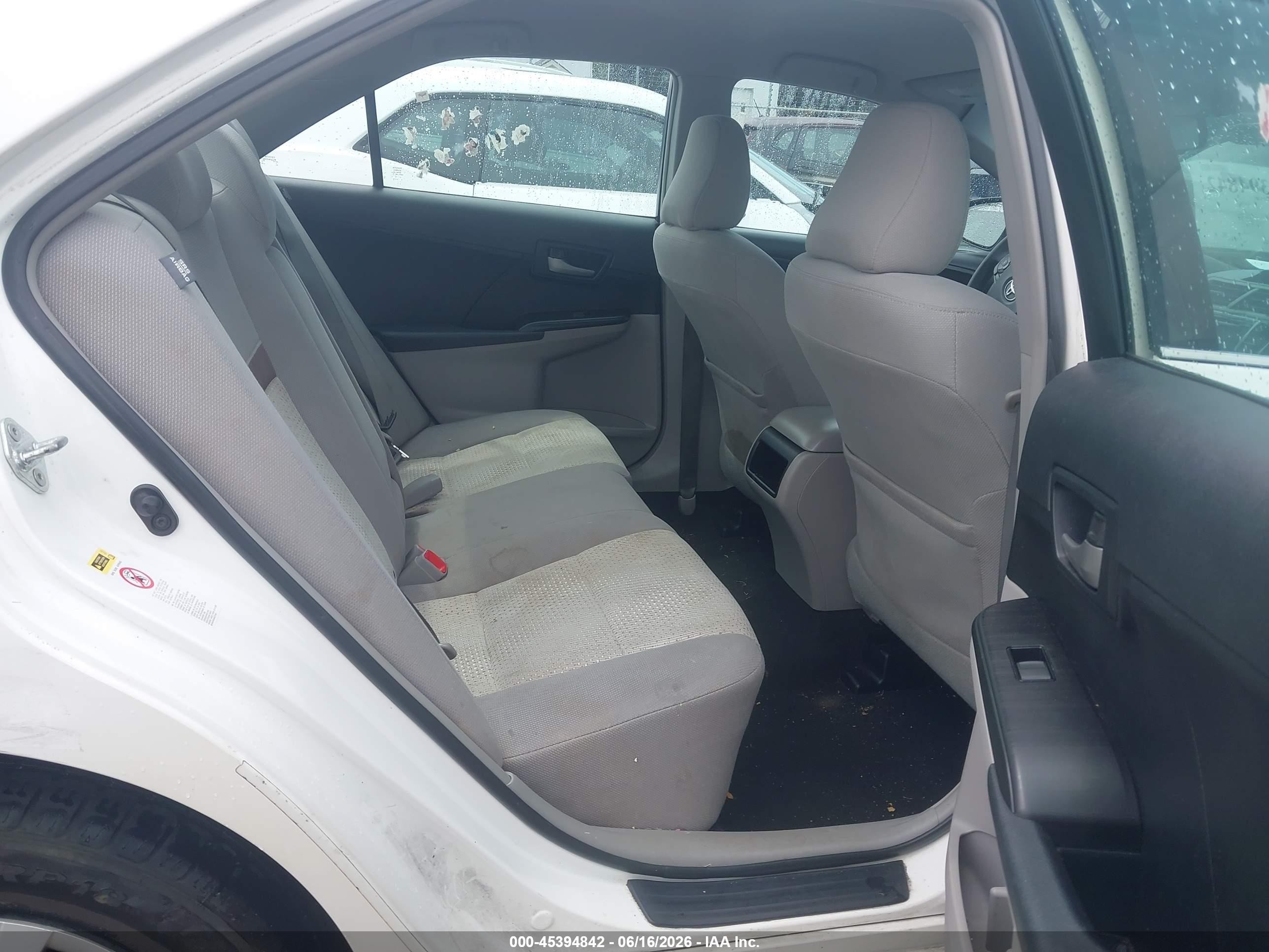 2012 Toyota Camry Le White vin: 4T1BF1FK7CU560919