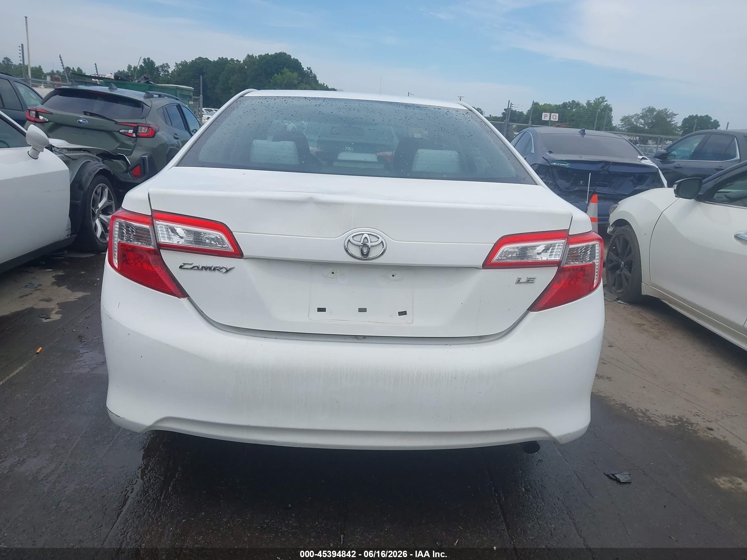 2012 Toyota Camry Le White vin: 4T1BF1FK7CU560919