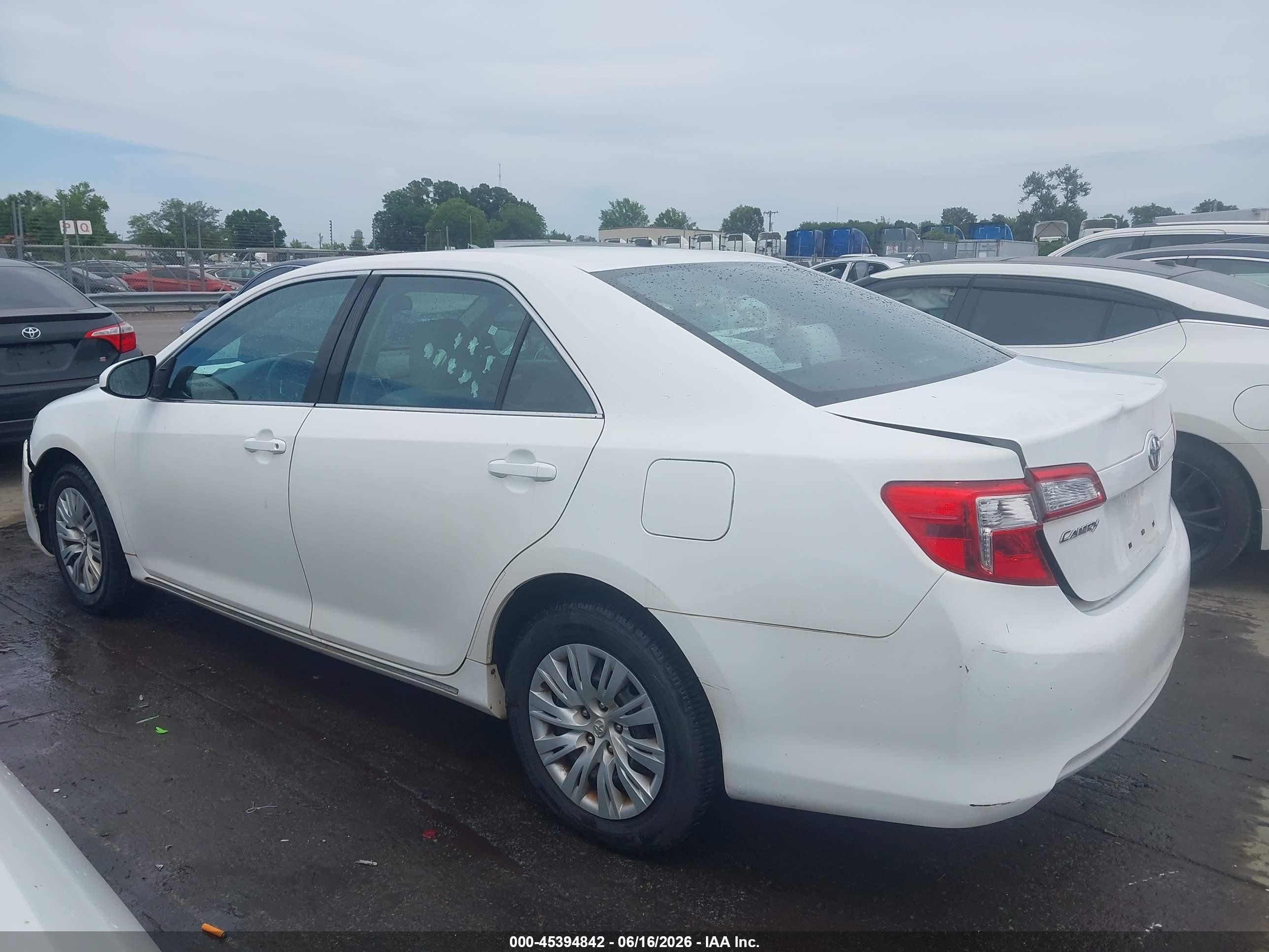 2012 Toyota Camry Le White vin: 4T1BF1FK7CU560919
