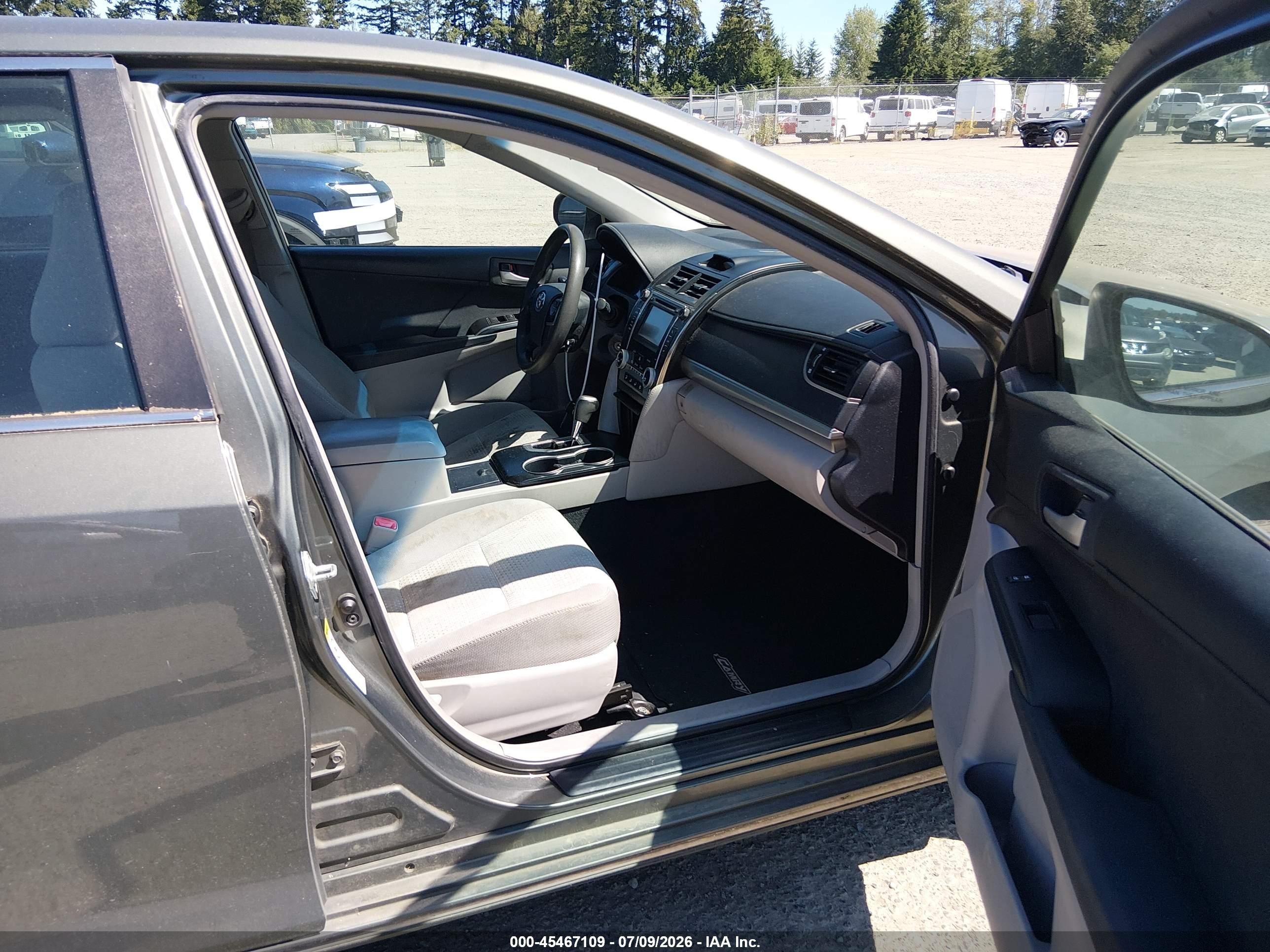 2012 Toyota Camry Le Gray vin: 4T1BF1FK7CU563299
