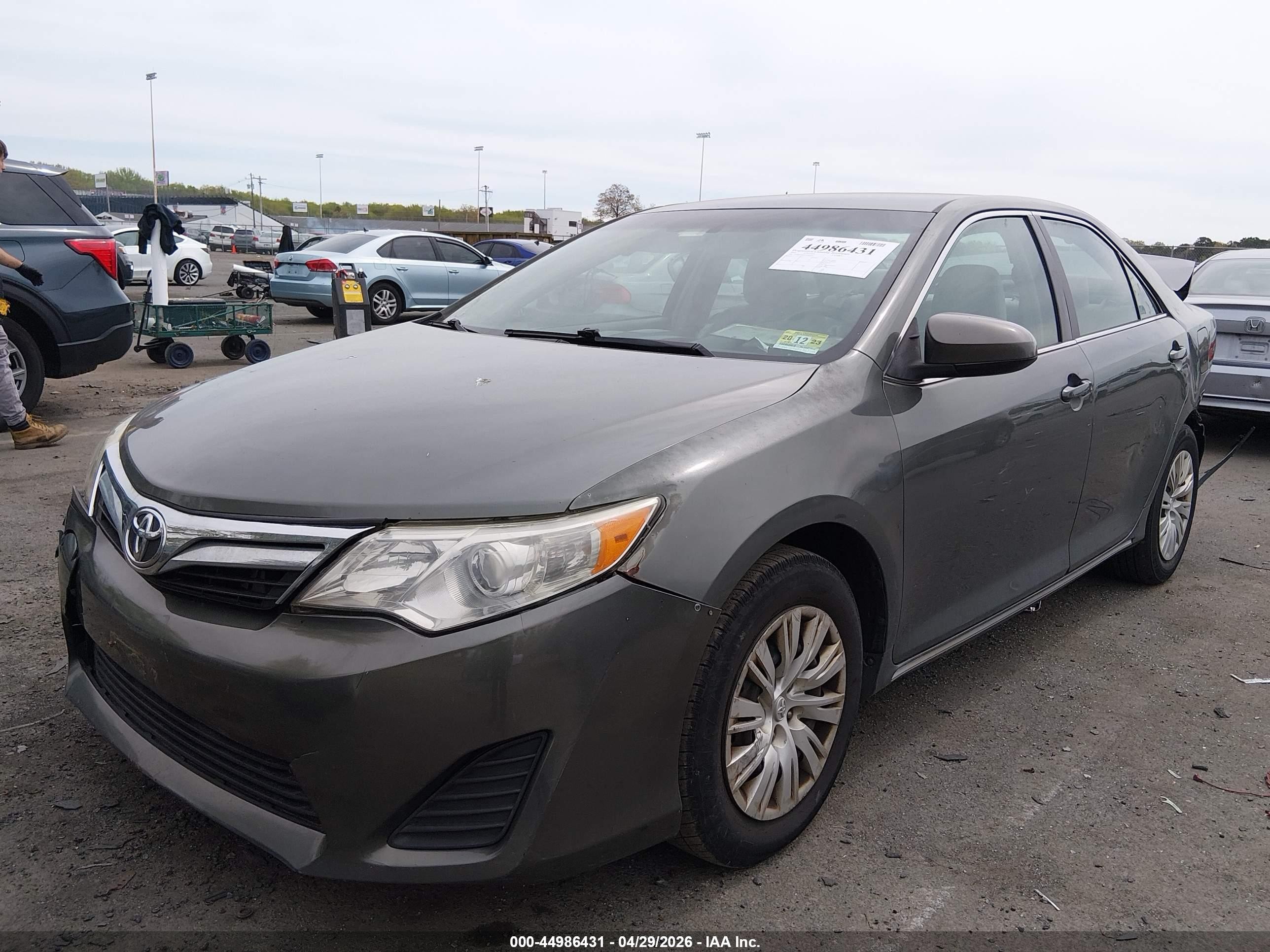 2012 Toyota Camry Le Green vin: 4T1BF1FK7CU586775