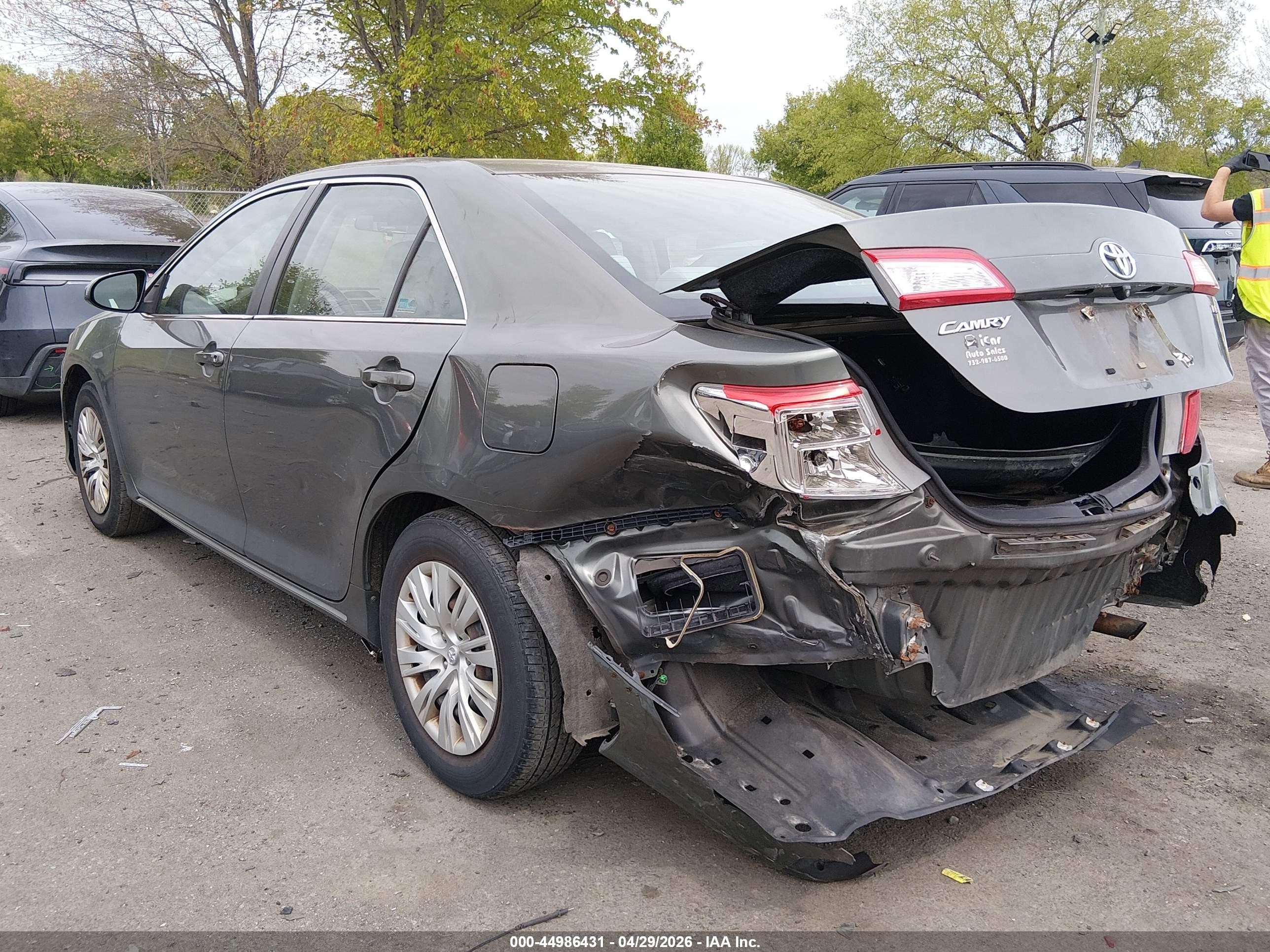 2012 Toyota Camry Le Green vin: 4T1BF1FK7CU586775