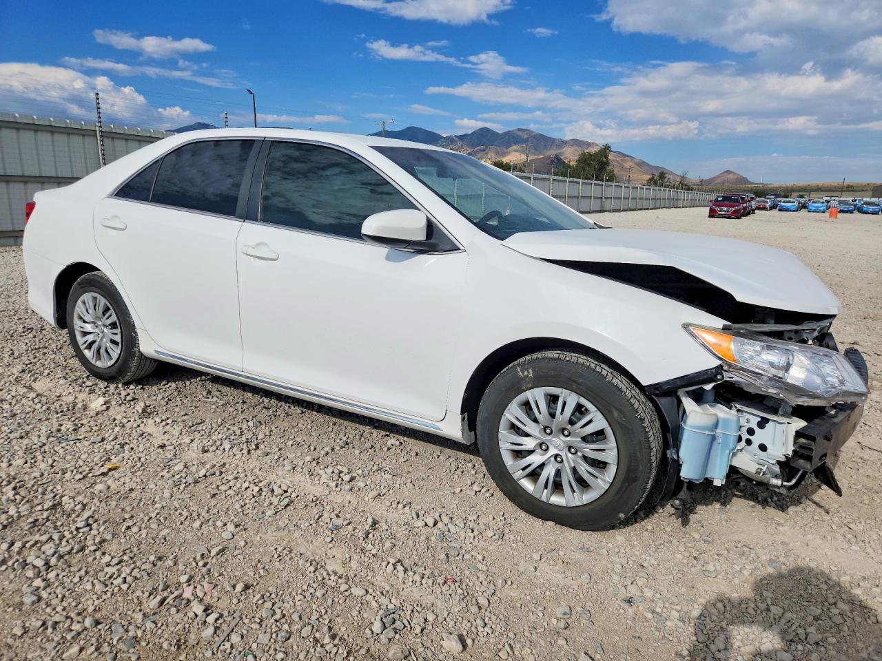 2013 Toyota Camry Le White vin: 4T1BF1FK7DU247533