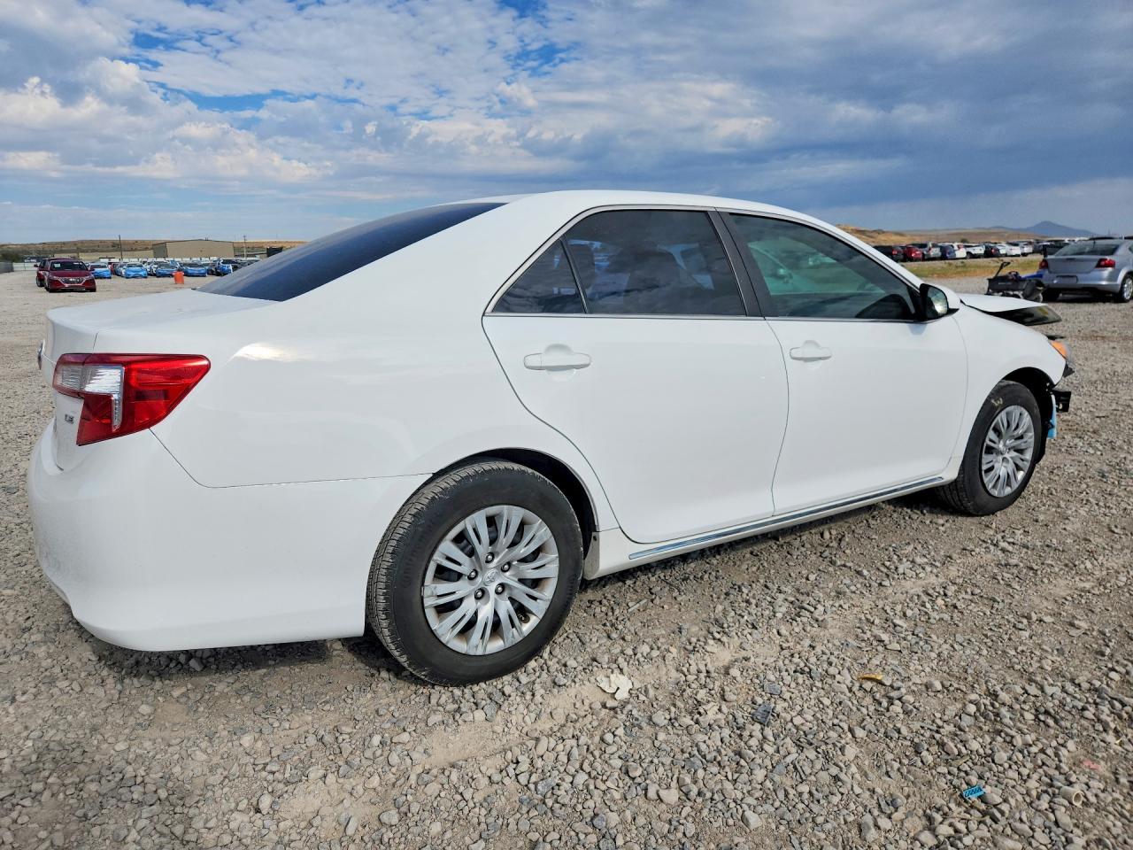 2013 Toyota Camry Le White vin: 4T1BF1FK7DU247533
