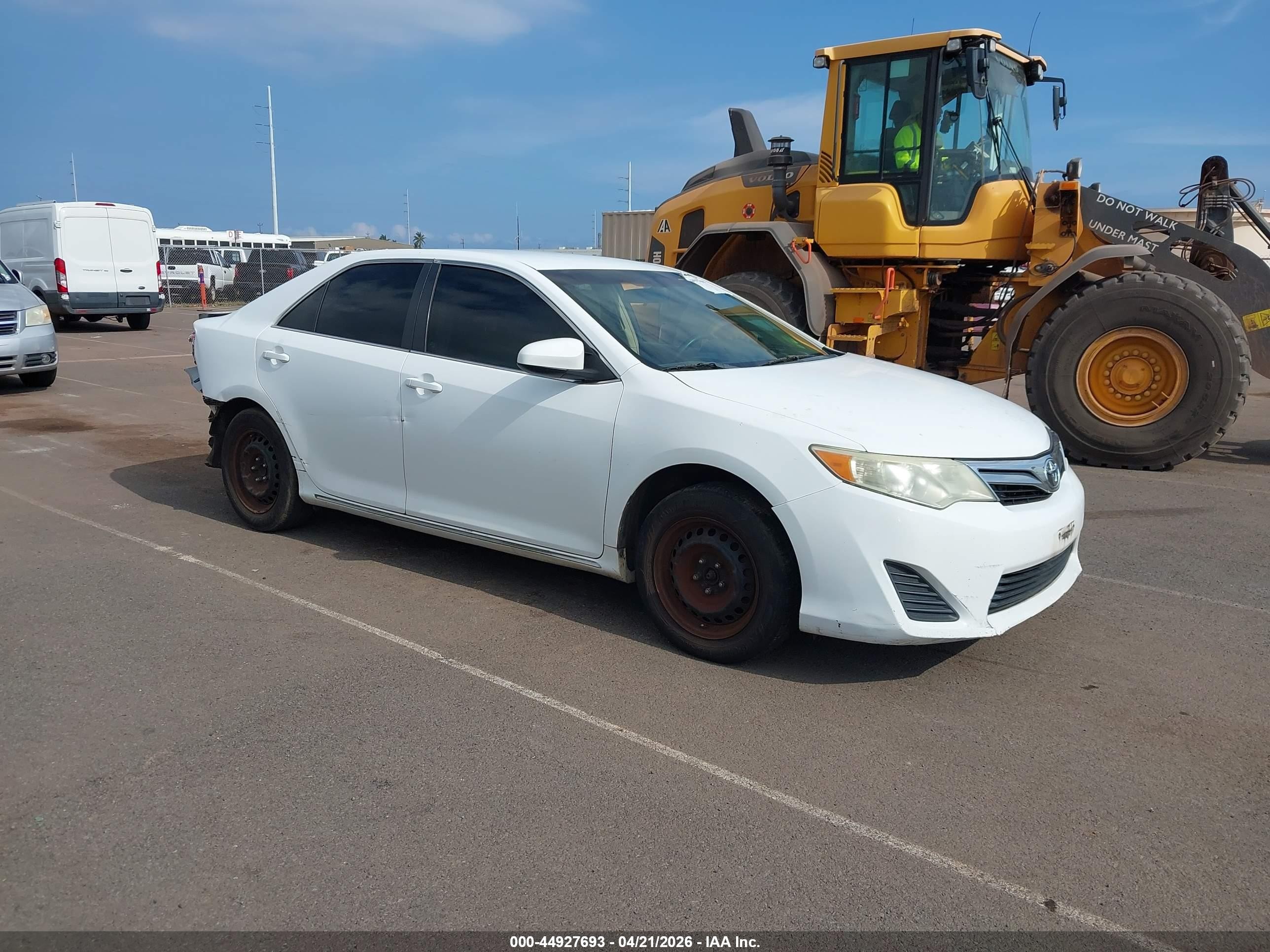 2013 Toyota Camry Le White vin: 4T1BF1FK7DU639296