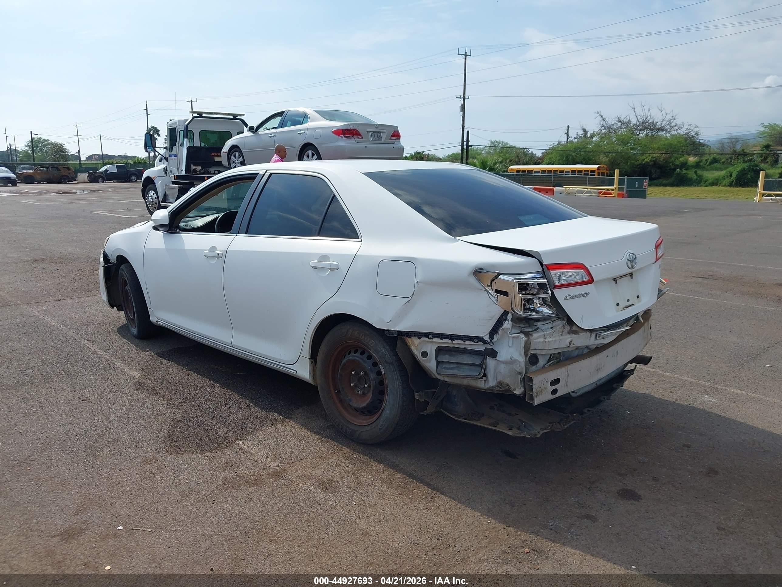 2013 Toyota Camry Le White vin: 4T1BF1FK7DU639296