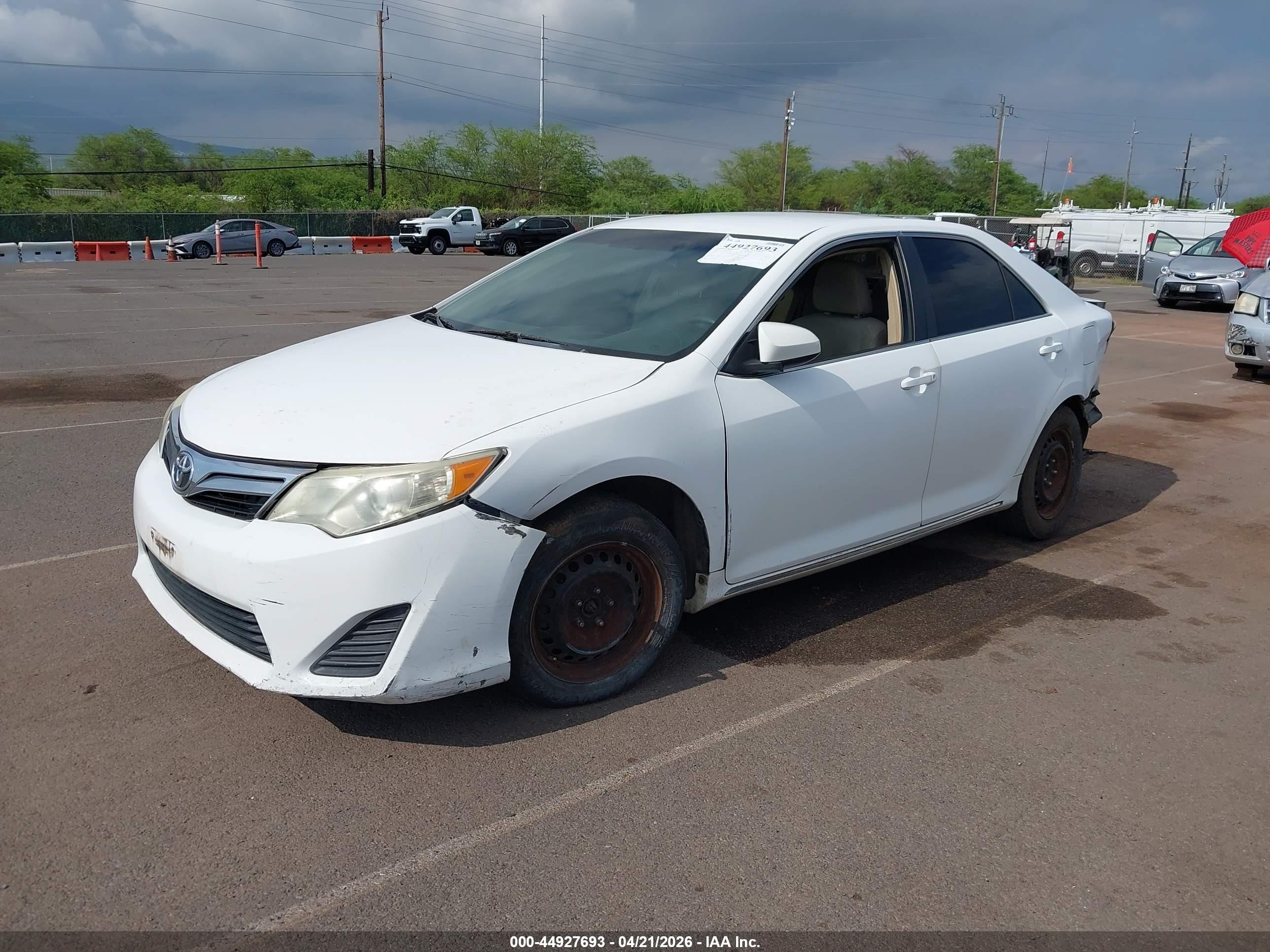 2013 Toyota Camry Le White vin: 4T1BF1FK7DU639296