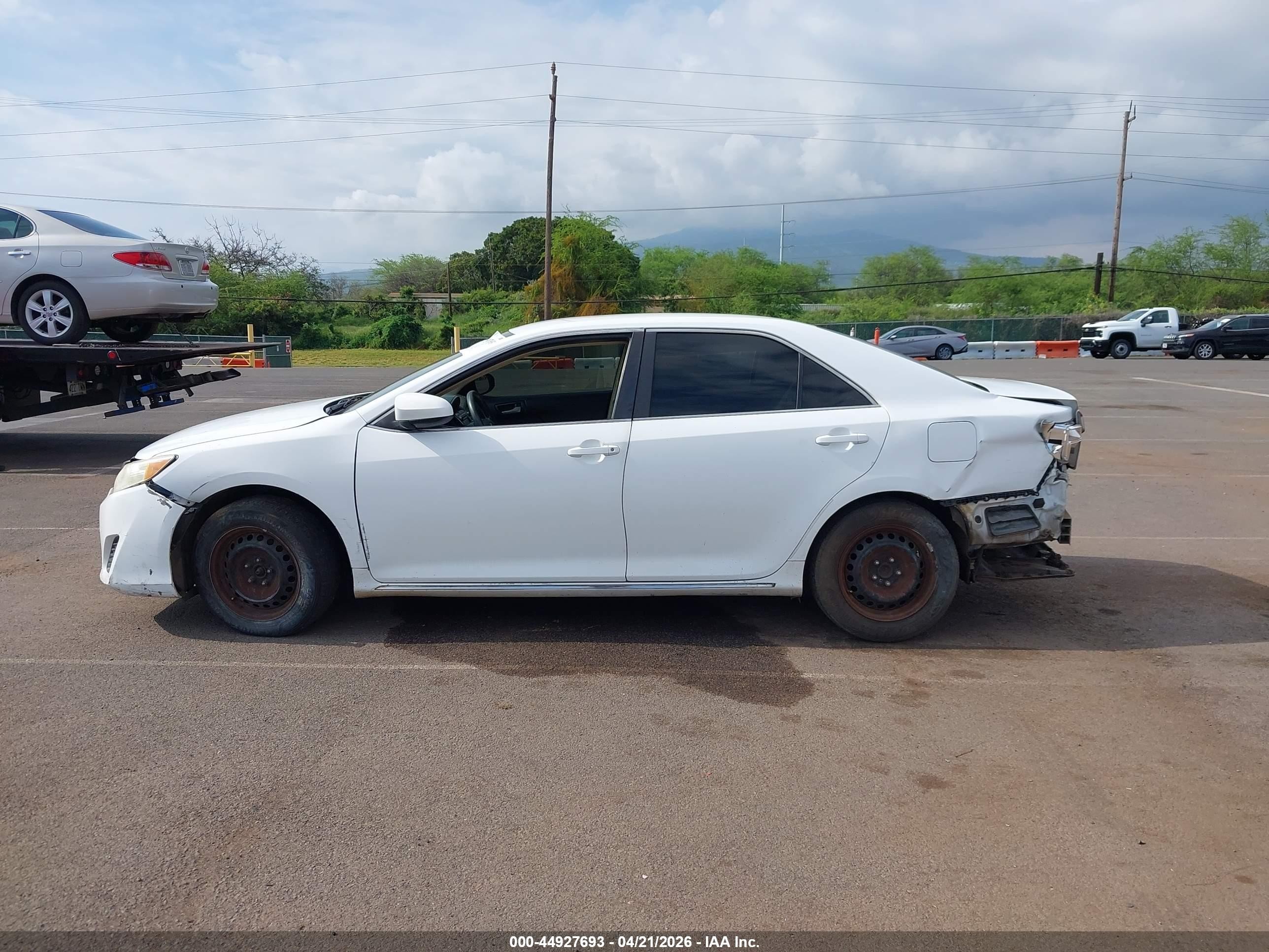 2013 Toyota Camry Le White vin: 4T1BF1FK7DU639296