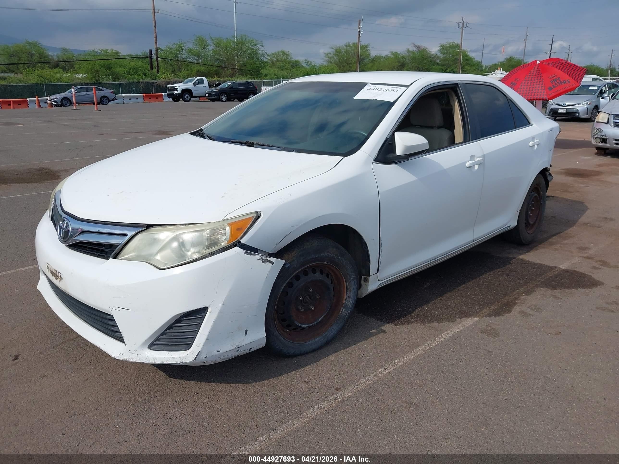 2013 Toyota Camry Le White vin: 4T1BF1FK7DU639296