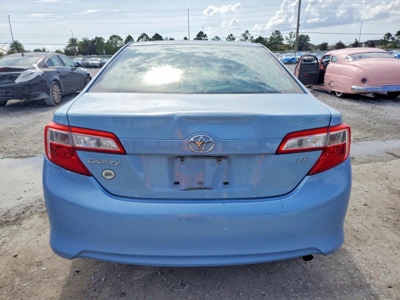 2013 Toyota Camry Le Blue vin: 4T1BF1FK7DU649939