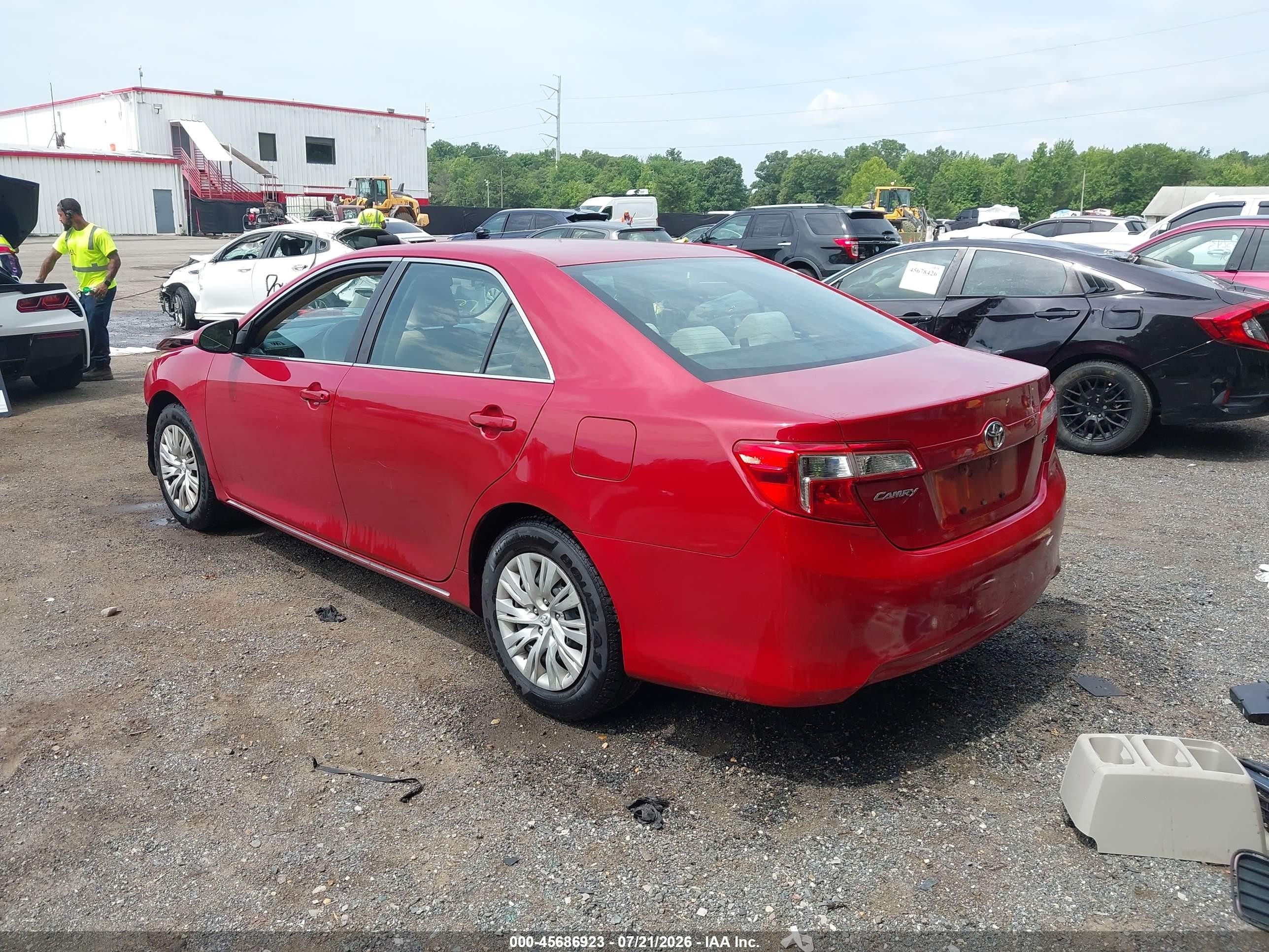 2013 Toyota Camry Le Red vin: 4T1BF1FK7DU669821