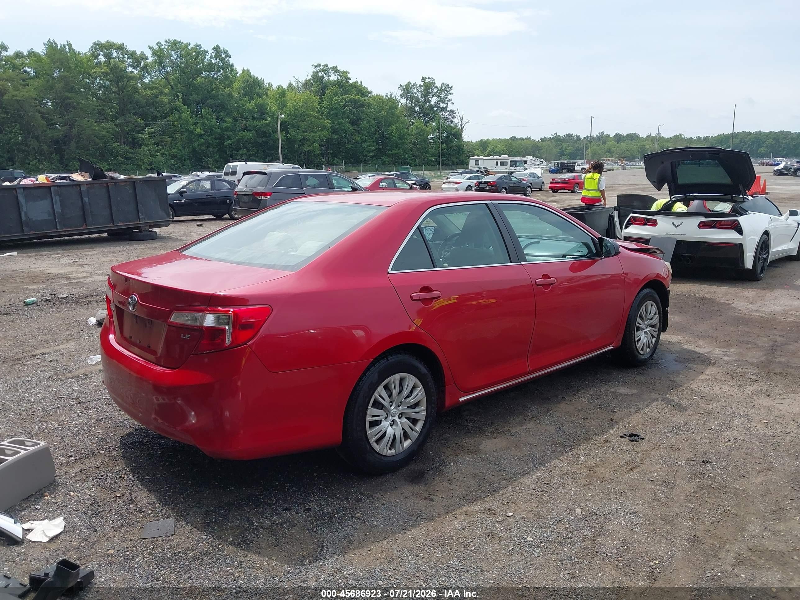 2013 Toyota Camry Le Red vin: 4T1BF1FK7DU669821