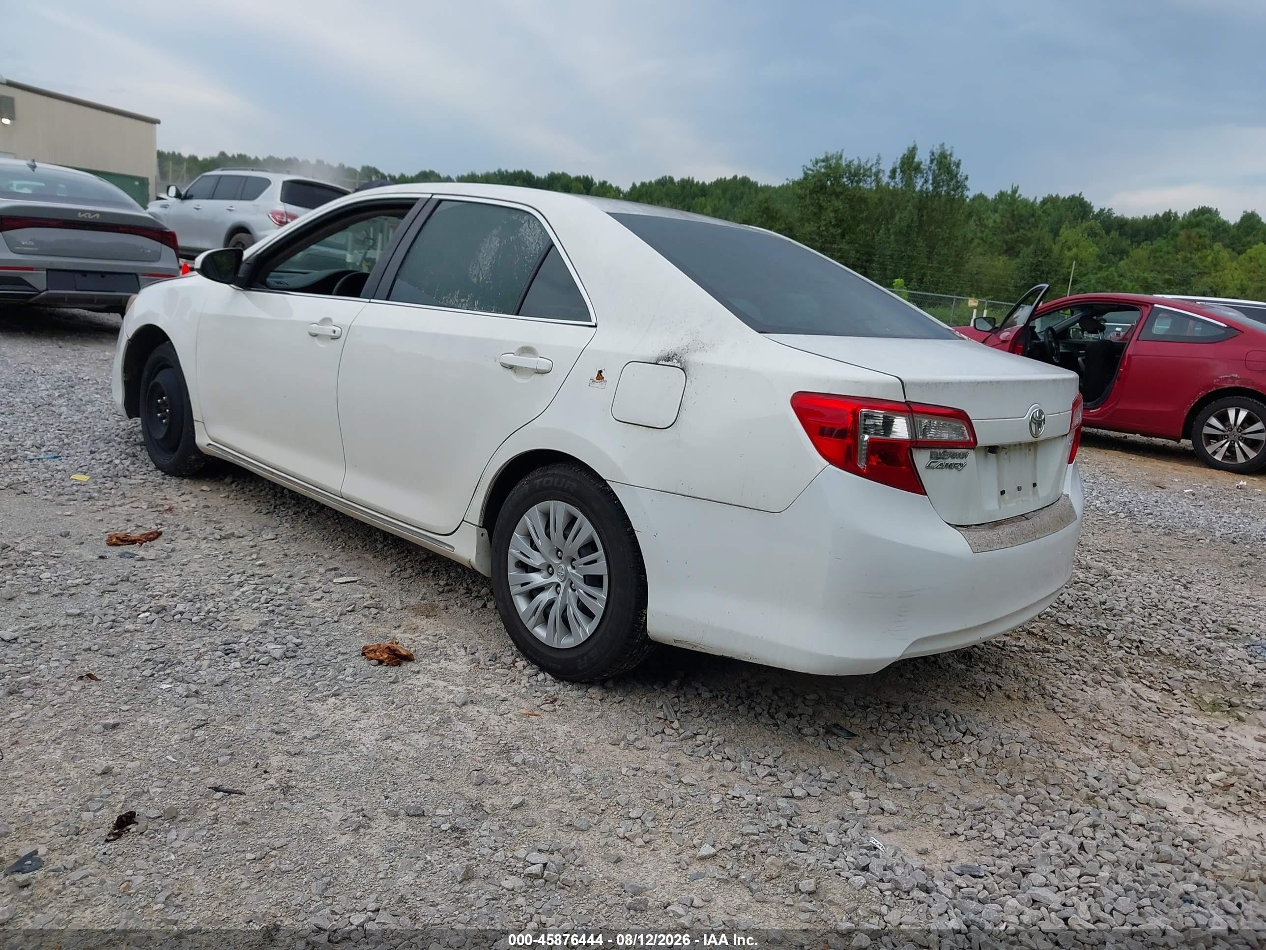 2013 Toyota Camry Le White vin: 4T1BF1FK7DU713624