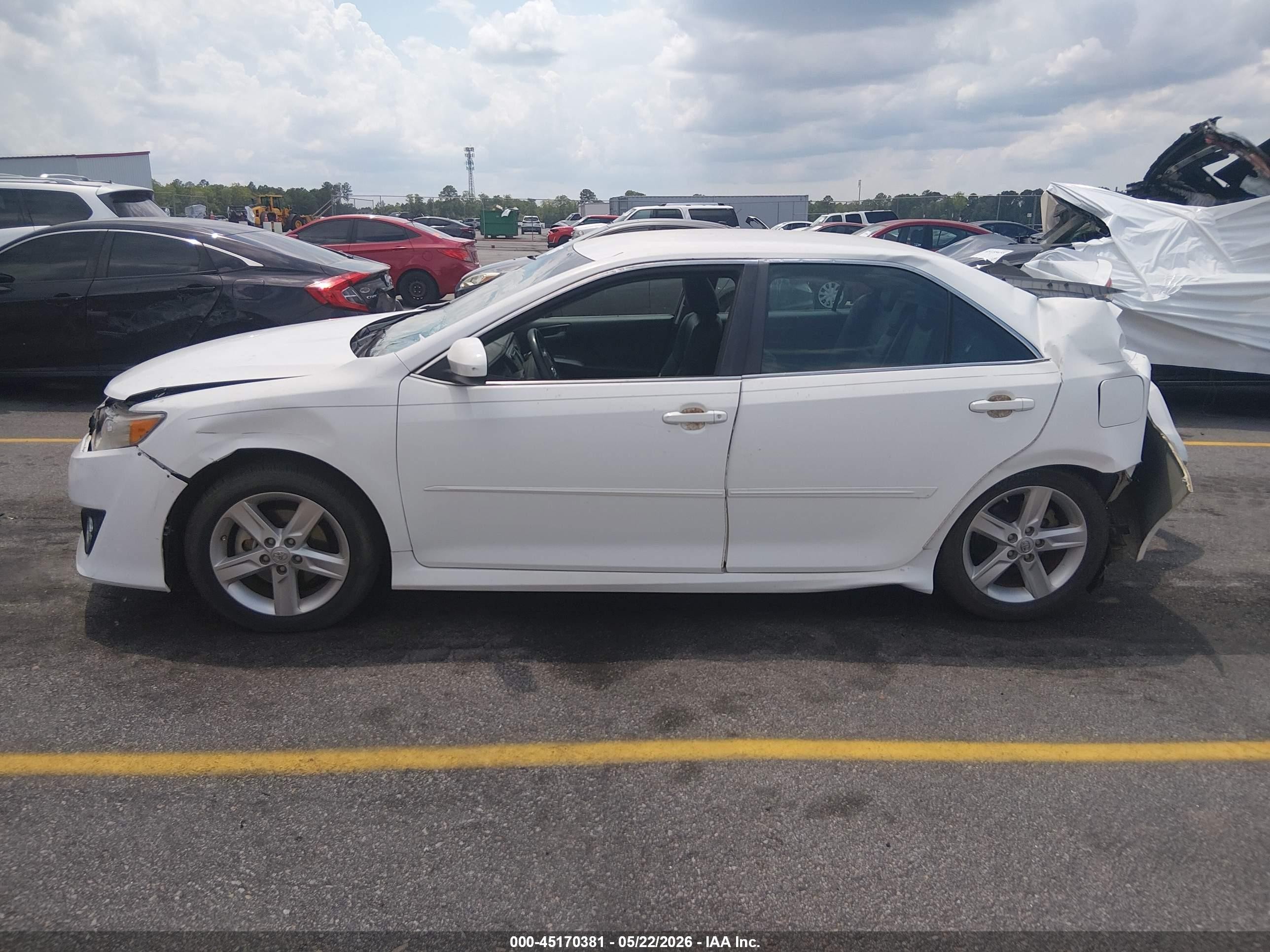 2013 Toyota Camry Se White vin: 4T1BF1FK7DU719679