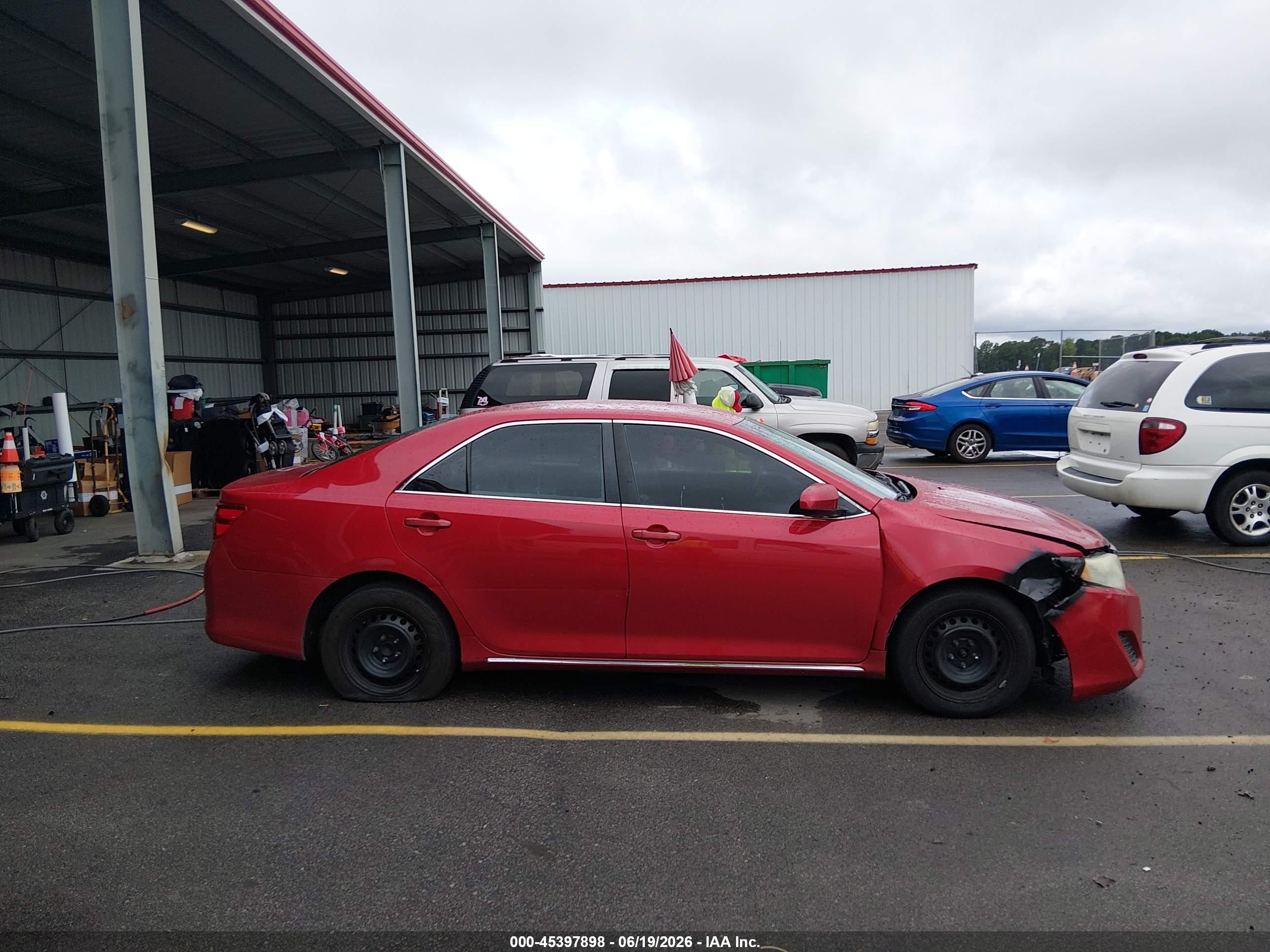 2013 Toyota Camry Le Red vin: 4T1BF1FK7DU723909