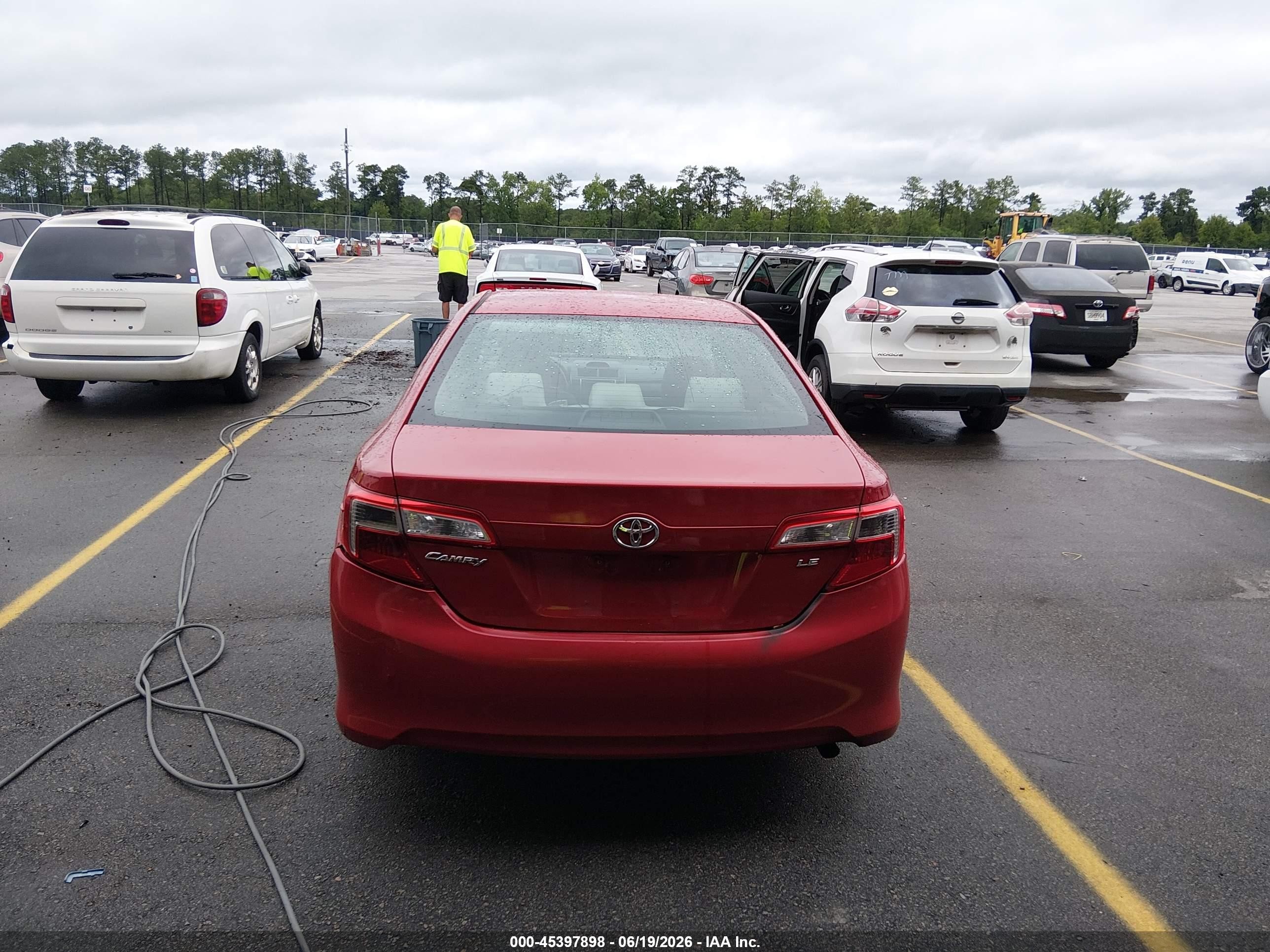 2013 Toyota Camry Le Red vin: 4T1BF1FK7DU723909