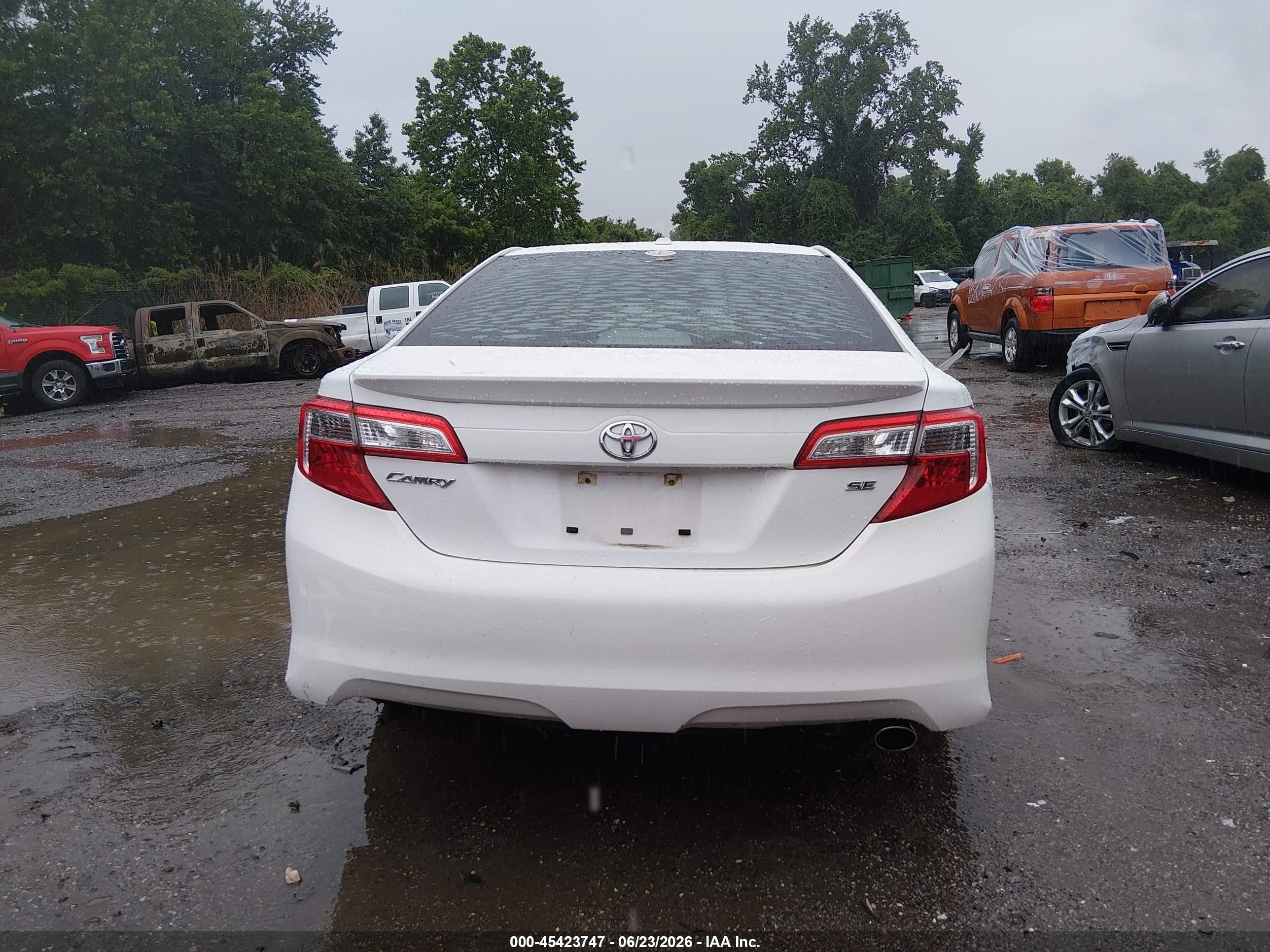 2014 Toyota Camry Se White vin: 4T1BF1FK7EU319610