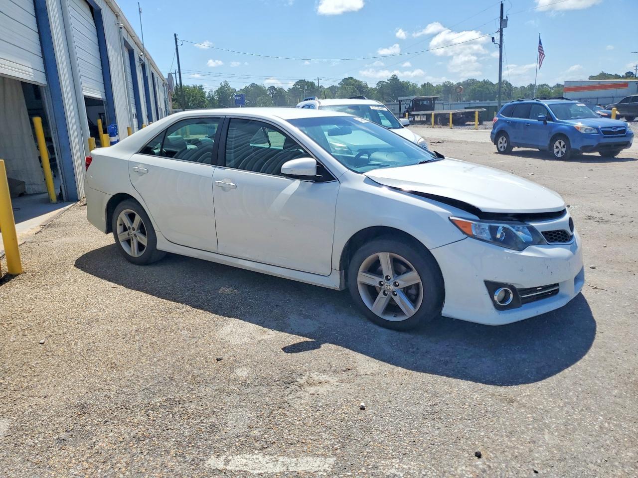2014 Toyota Camry Se White vin: 4T1BF1FK7EU323026