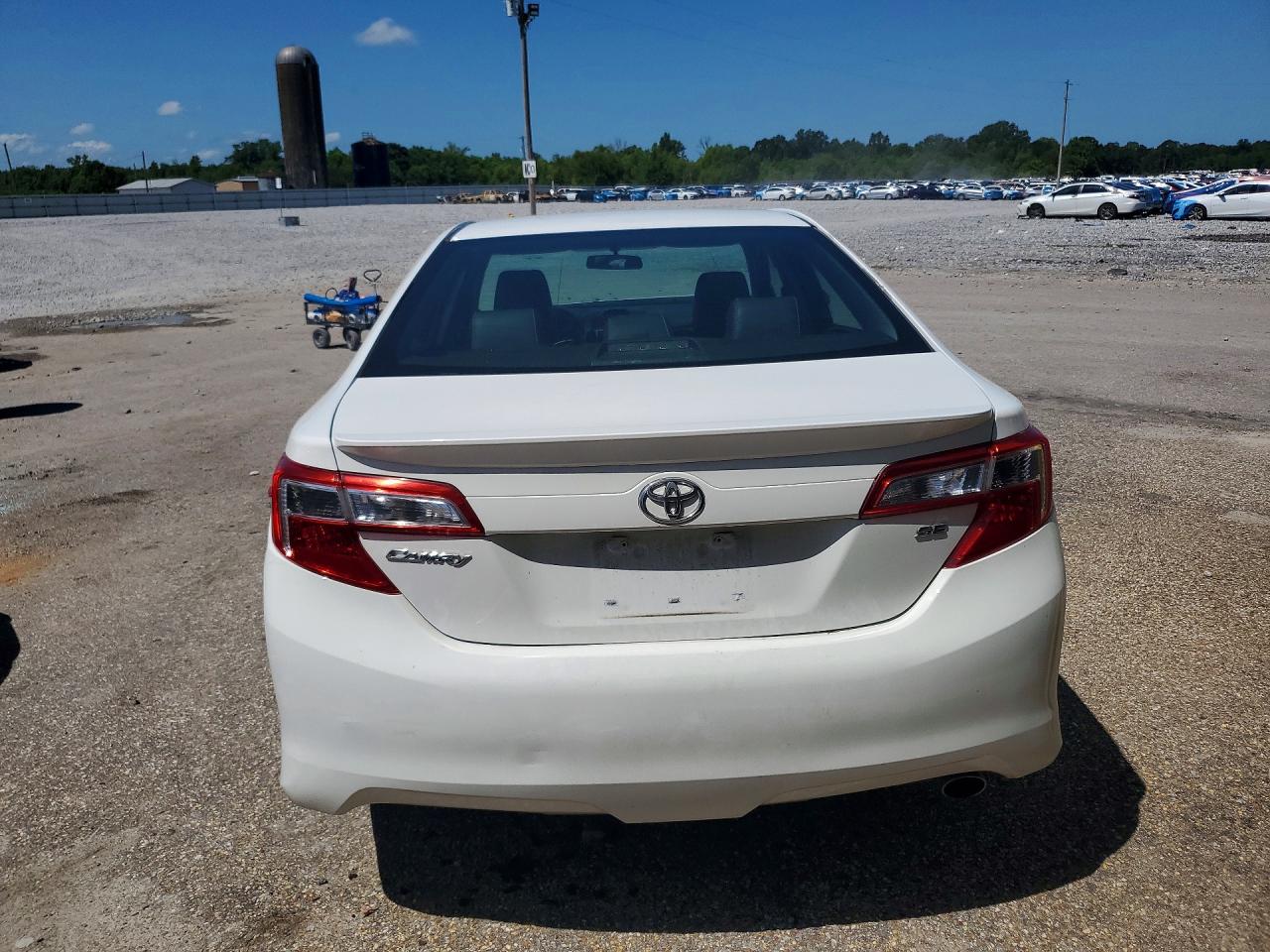 2014 Toyota Camry Se White vin: 4T1BF1FK7EU323026