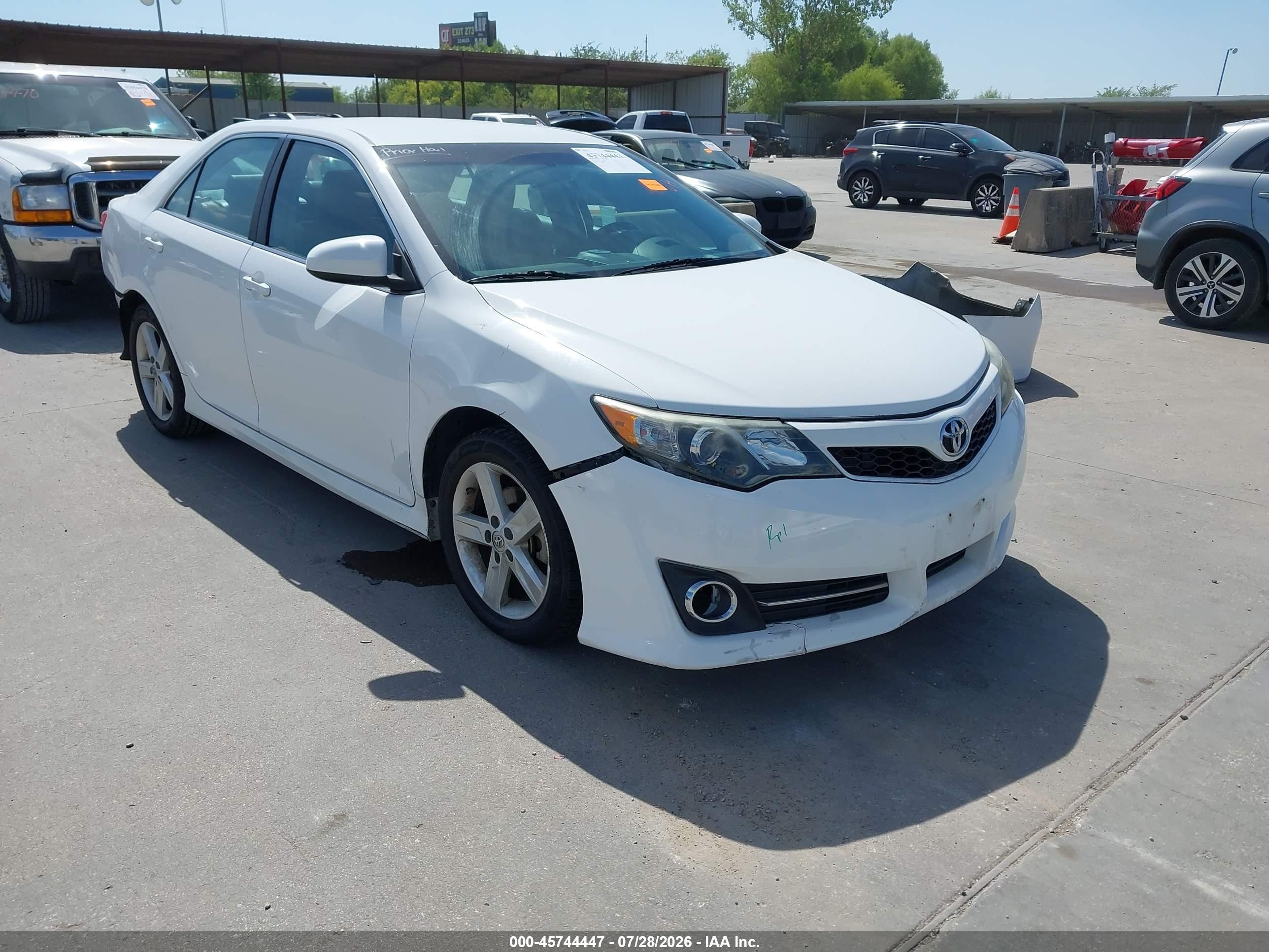 2014 Toyota Camry Se White vin: 4T1BF1FK7EU330719