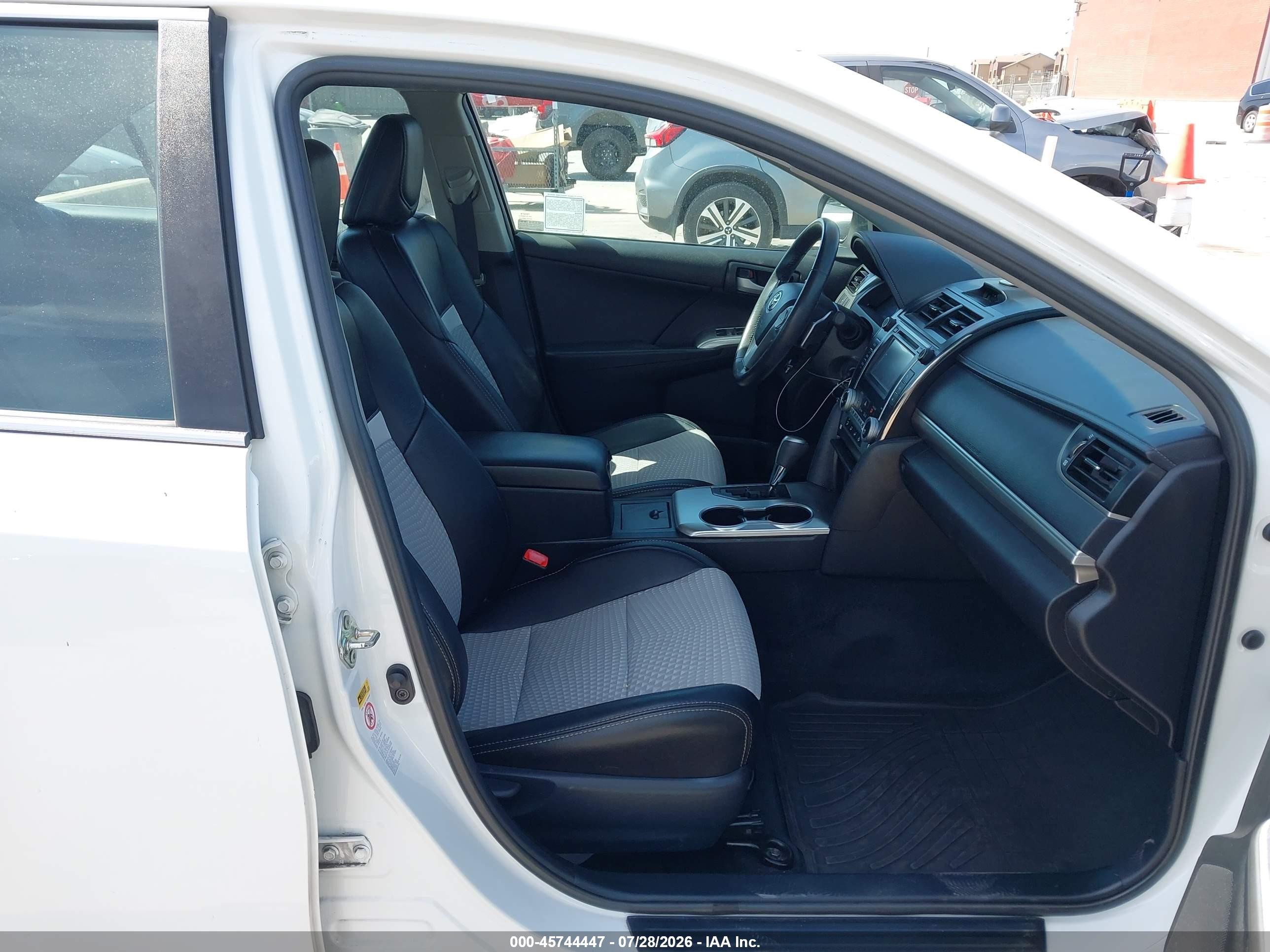 2014 Toyota Camry Se White vin: 4T1BF1FK7EU330719