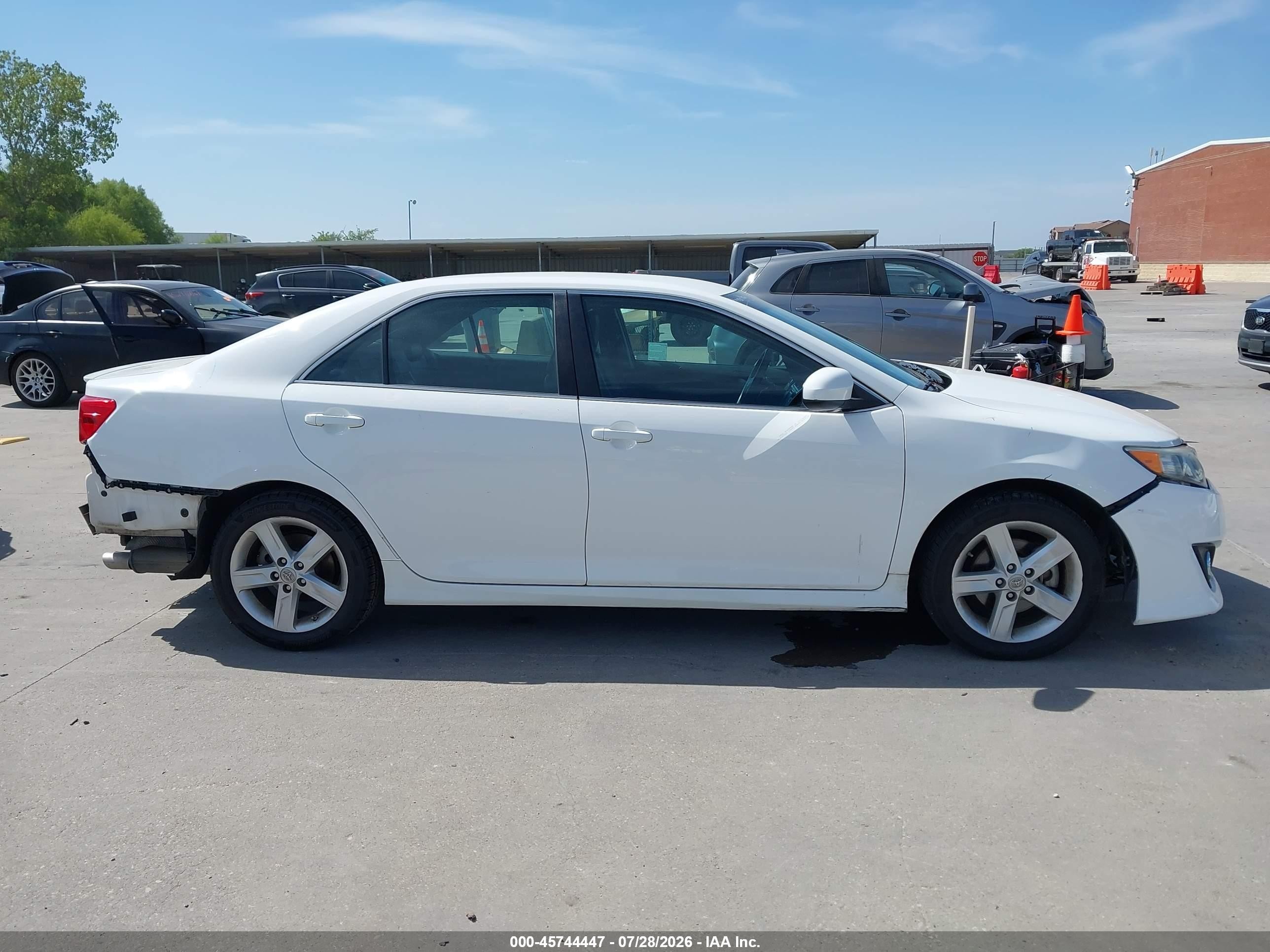 2014 Toyota Camry Se White vin: 4T1BF1FK7EU330719