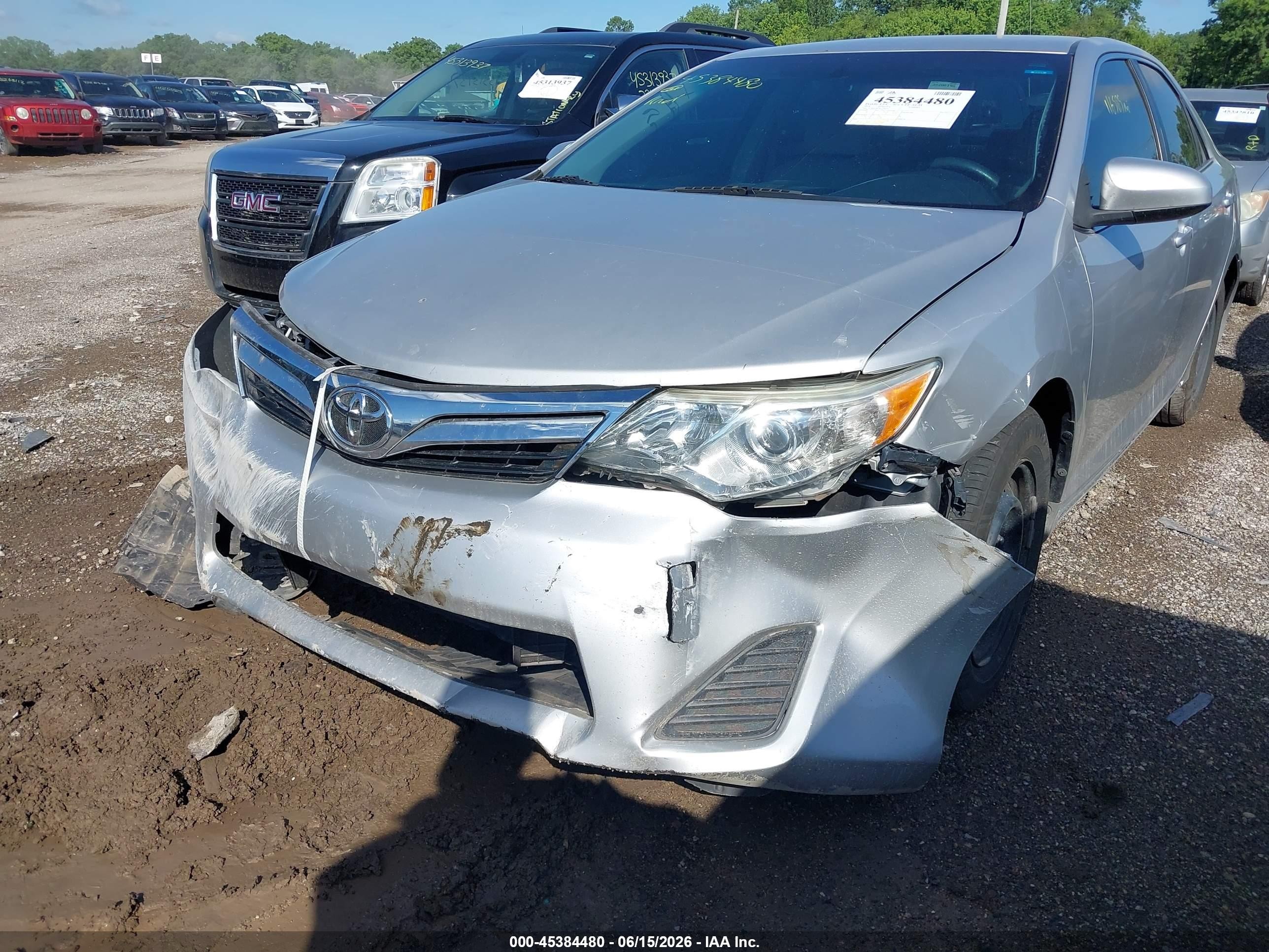 2014 Toyota Camry Le Серебряный vin: 4T1BF1FK7EU336973
