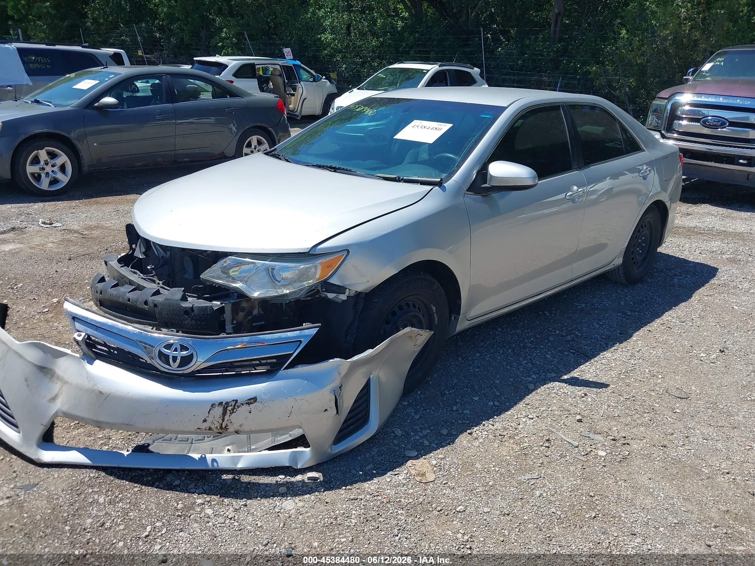 2014 Toyota Camry Le Серебряный vin: 4T1BF1FK7EU336973