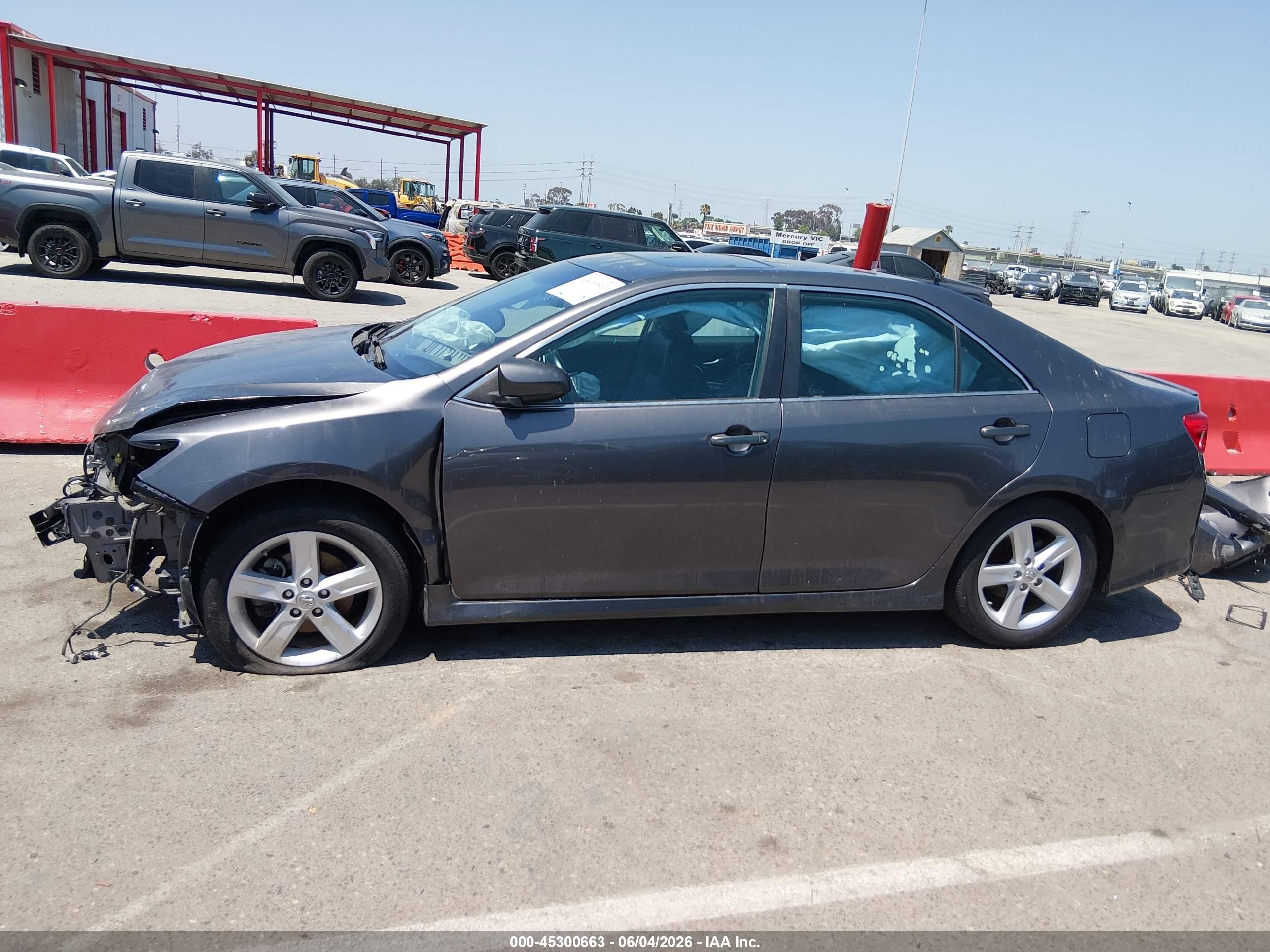 2014 Toyota Camry Se Серый vin: 4T1BF1FK7EU348430
