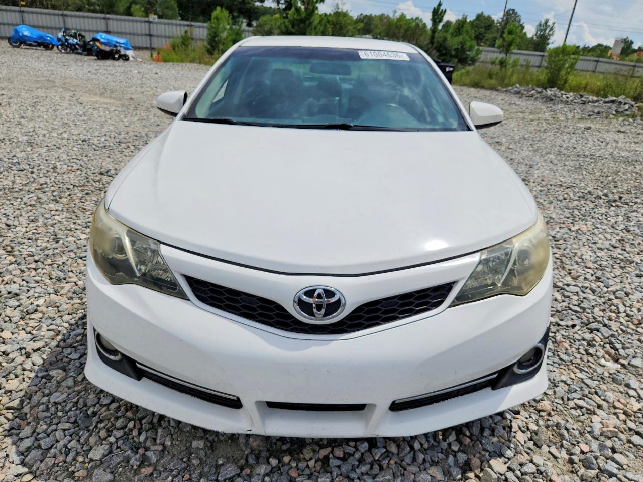 2014 Toyota Camry Se White vin: 4T1BF1FK7EU355670