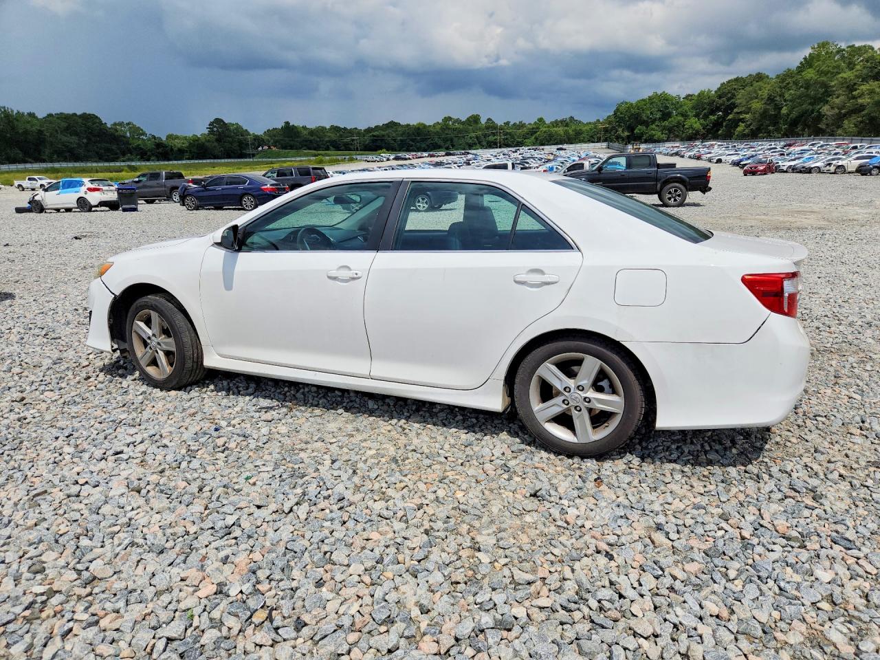 2014 Toyota Camry Se White vin: 4T1BF1FK7EU355670