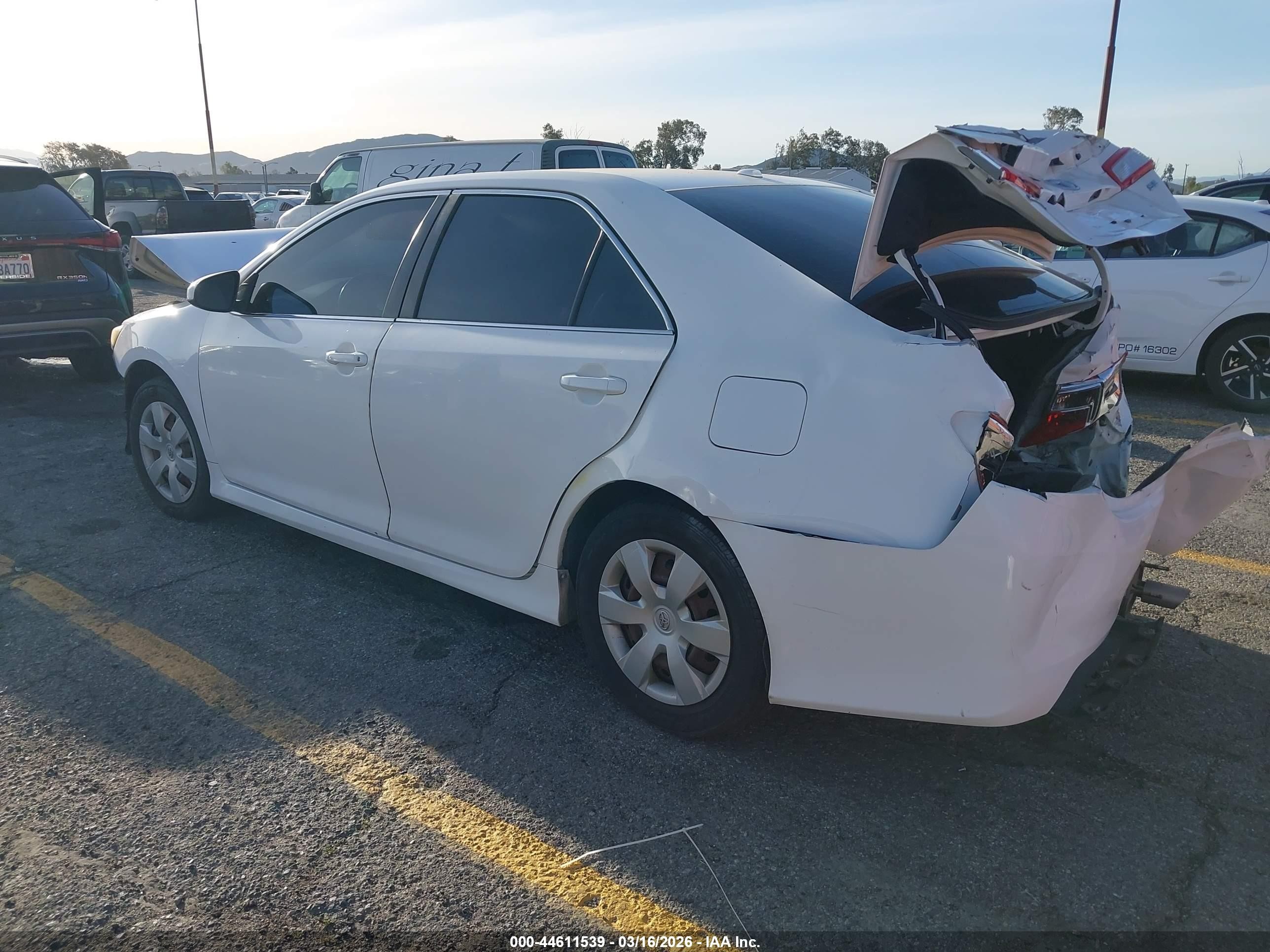 2014 Toyota Camry Se White vin: 4T1BF1FK7EU395554