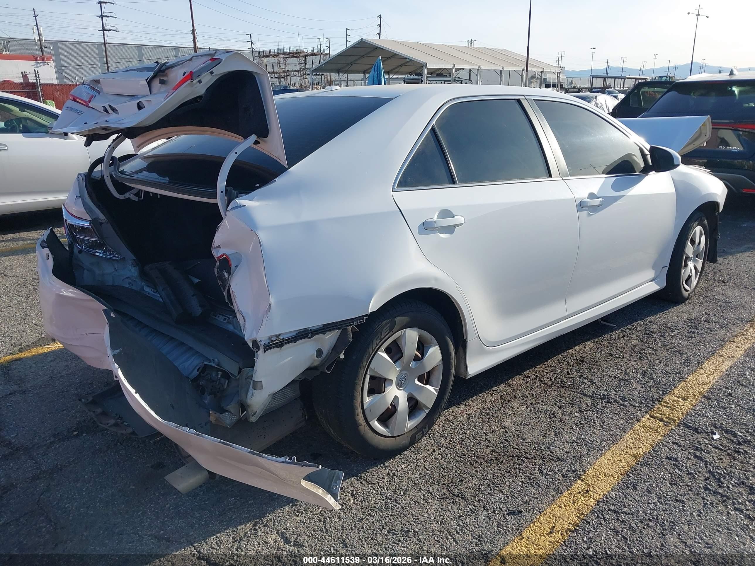 2014 Toyota Camry Se White vin: 4T1BF1FK7EU395554