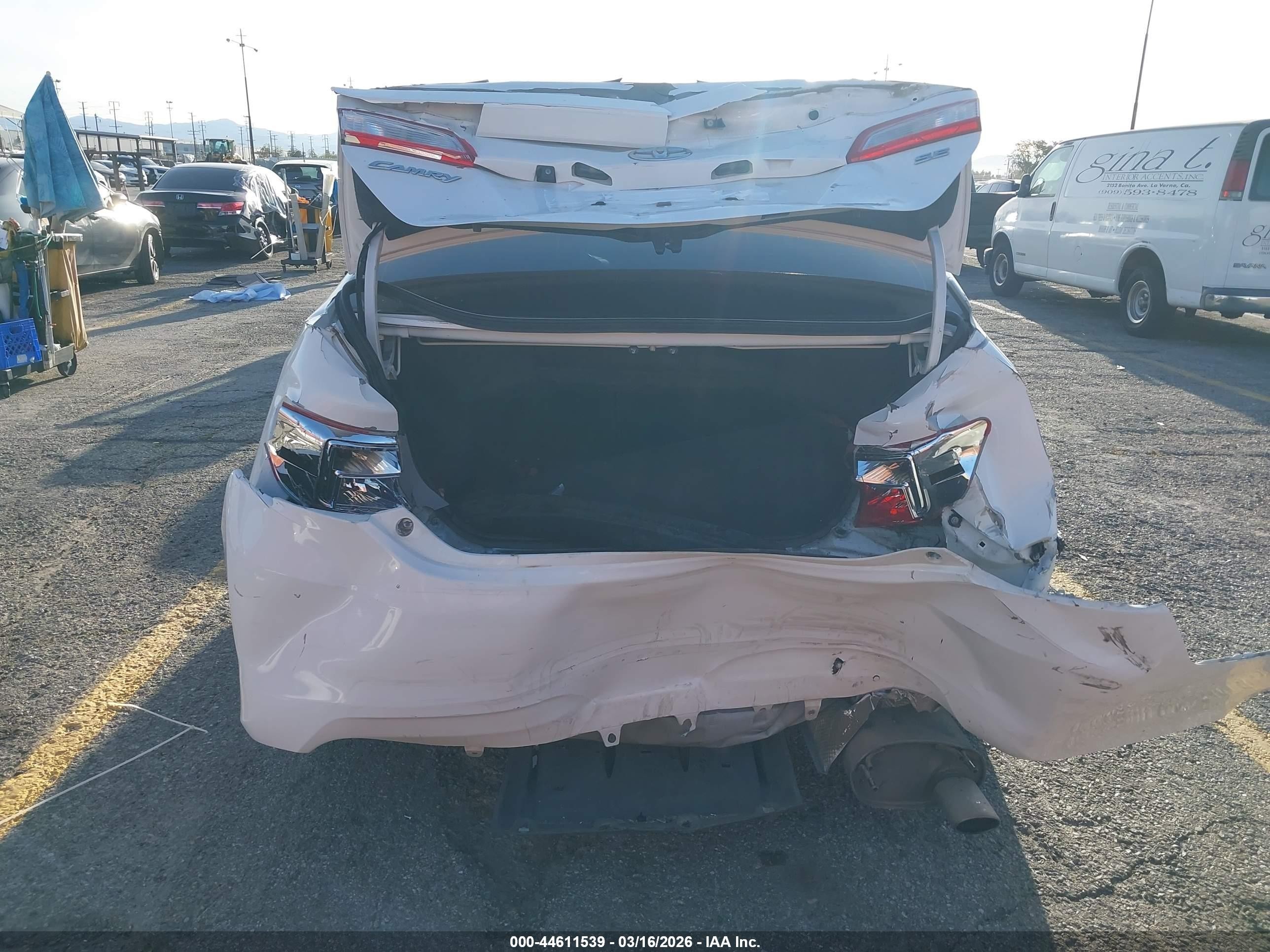 2014 Toyota Camry Se White vin: 4T1BF1FK7EU395554
