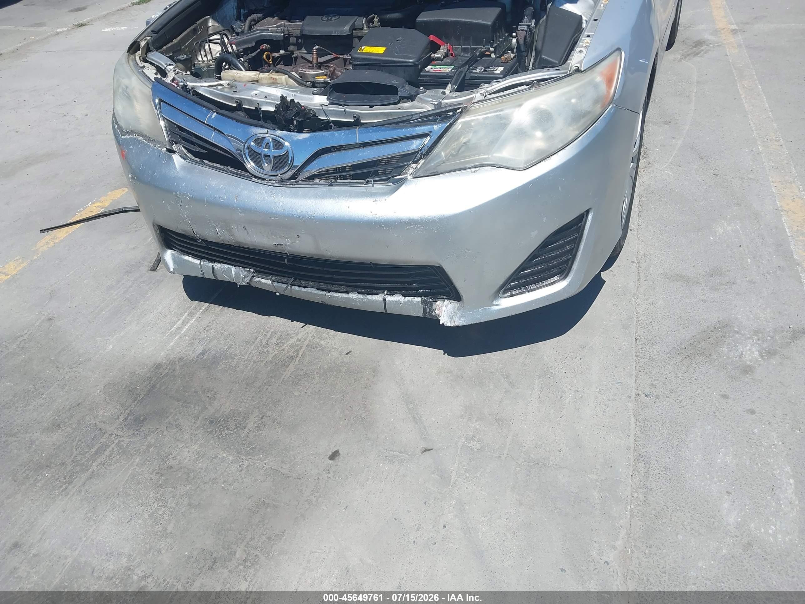 2014 Toyota Camry Le Gray vin: 4T1BF1FK7EU421280