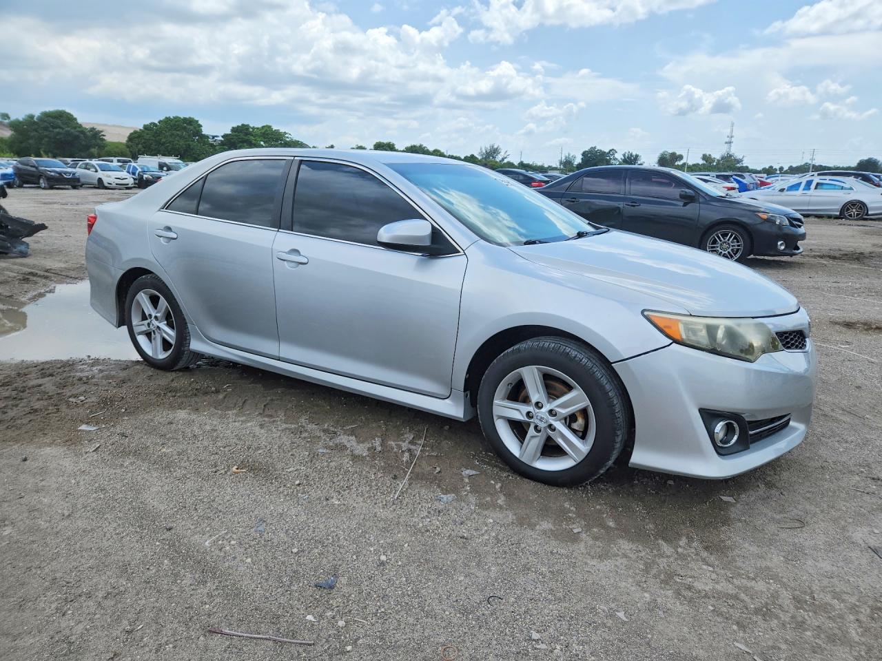 2014 Toyota Camry Se Серебряный vin: 4T1BF1FK7EU425071