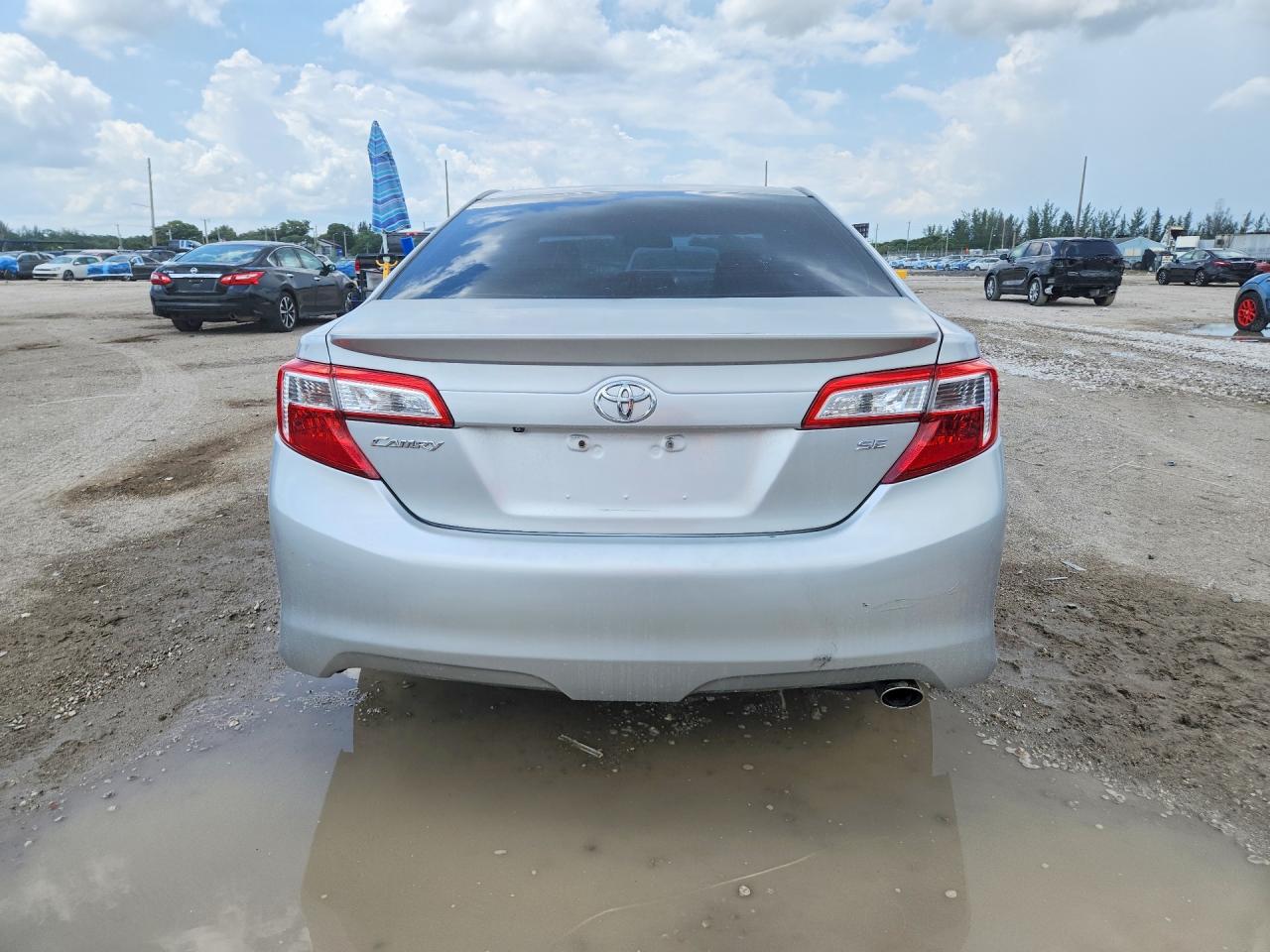 2014 Toyota Camry Se Серебряный vin: 4T1BF1FK7EU425071
