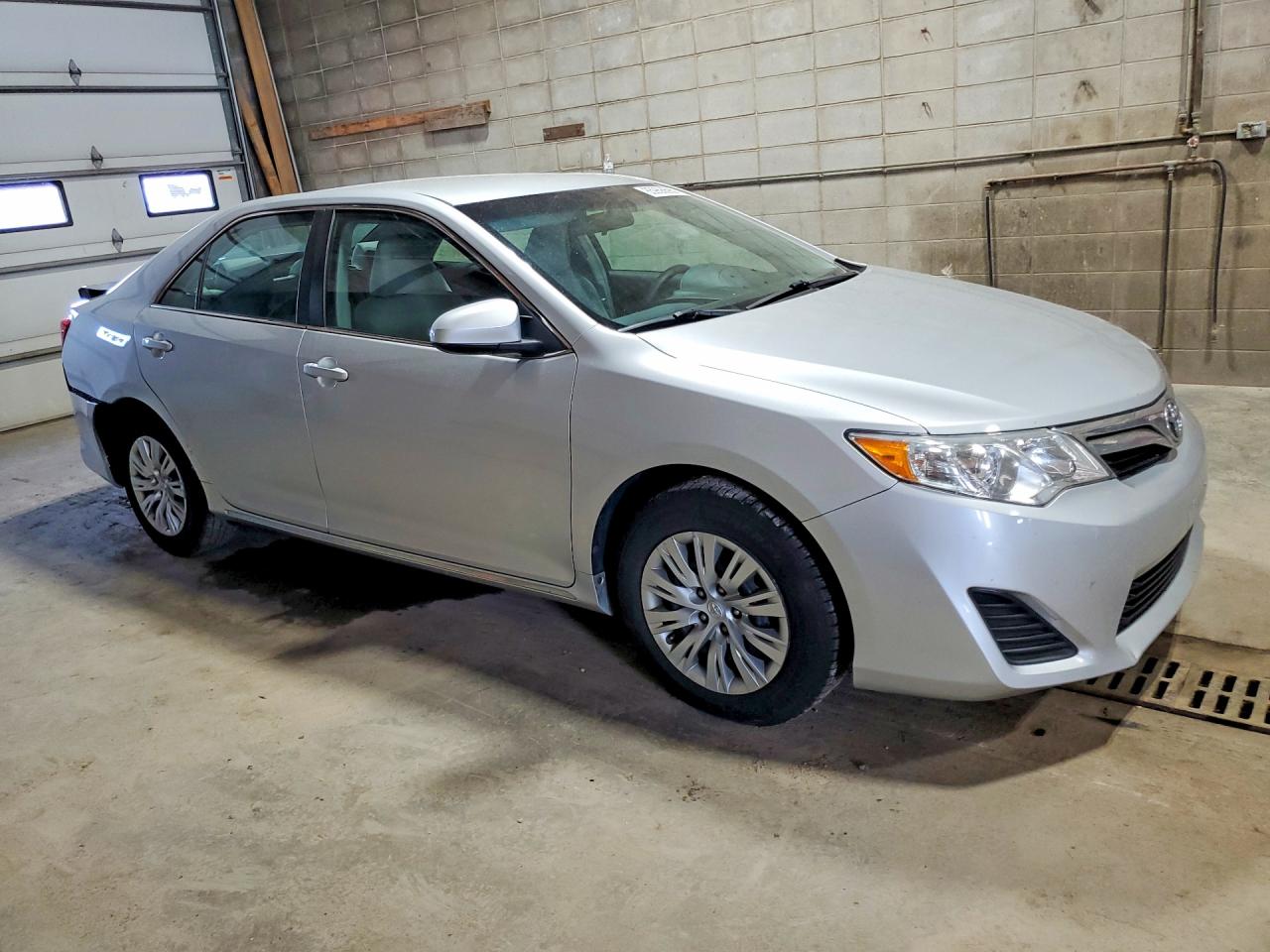 2014 Toyota Camry Le Silver vin: 4T1BF1FK7EU434322