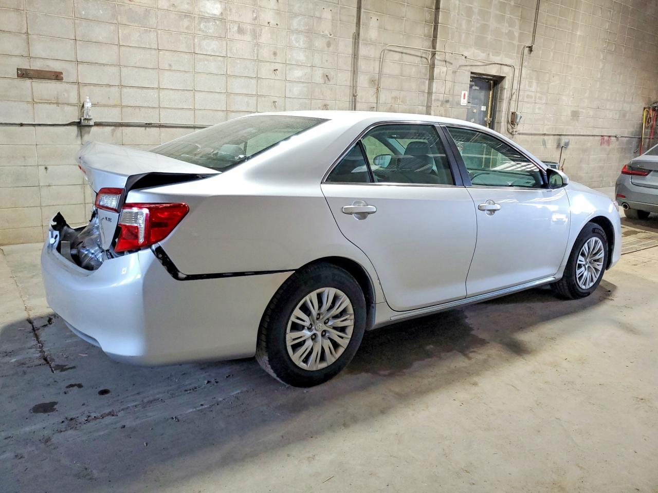 2014 Toyota Camry Le Silver vin: 4T1BF1FK7EU434322
