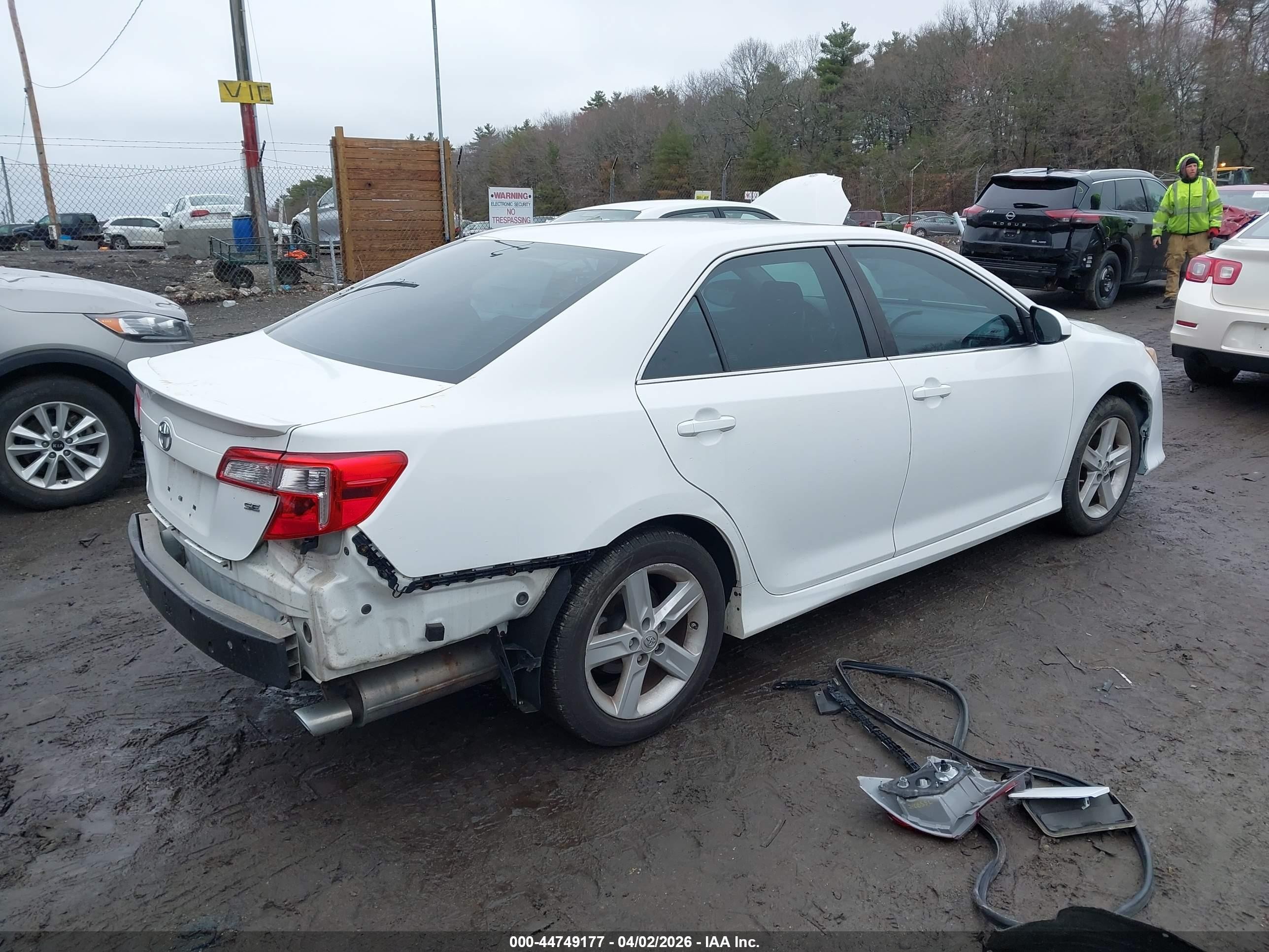 2014 Toyota Camry Se White vin: 4T1BF1FK7EU443554