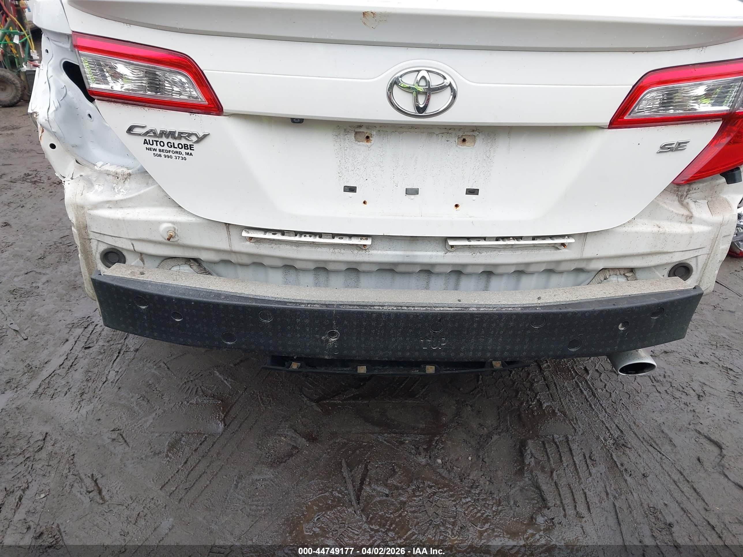2014 Toyota Camry Se White vin: 4T1BF1FK7EU443554