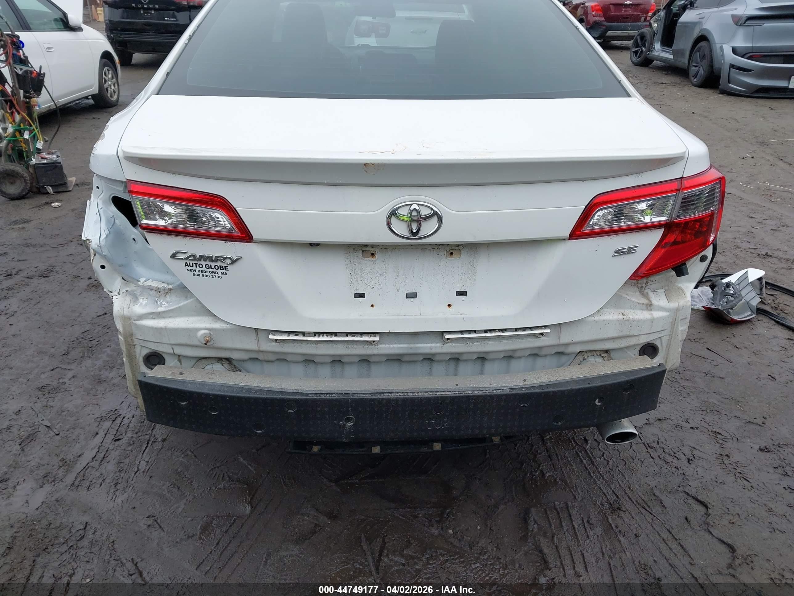 2014 Toyota Camry Se White vin: 4T1BF1FK7EU443554