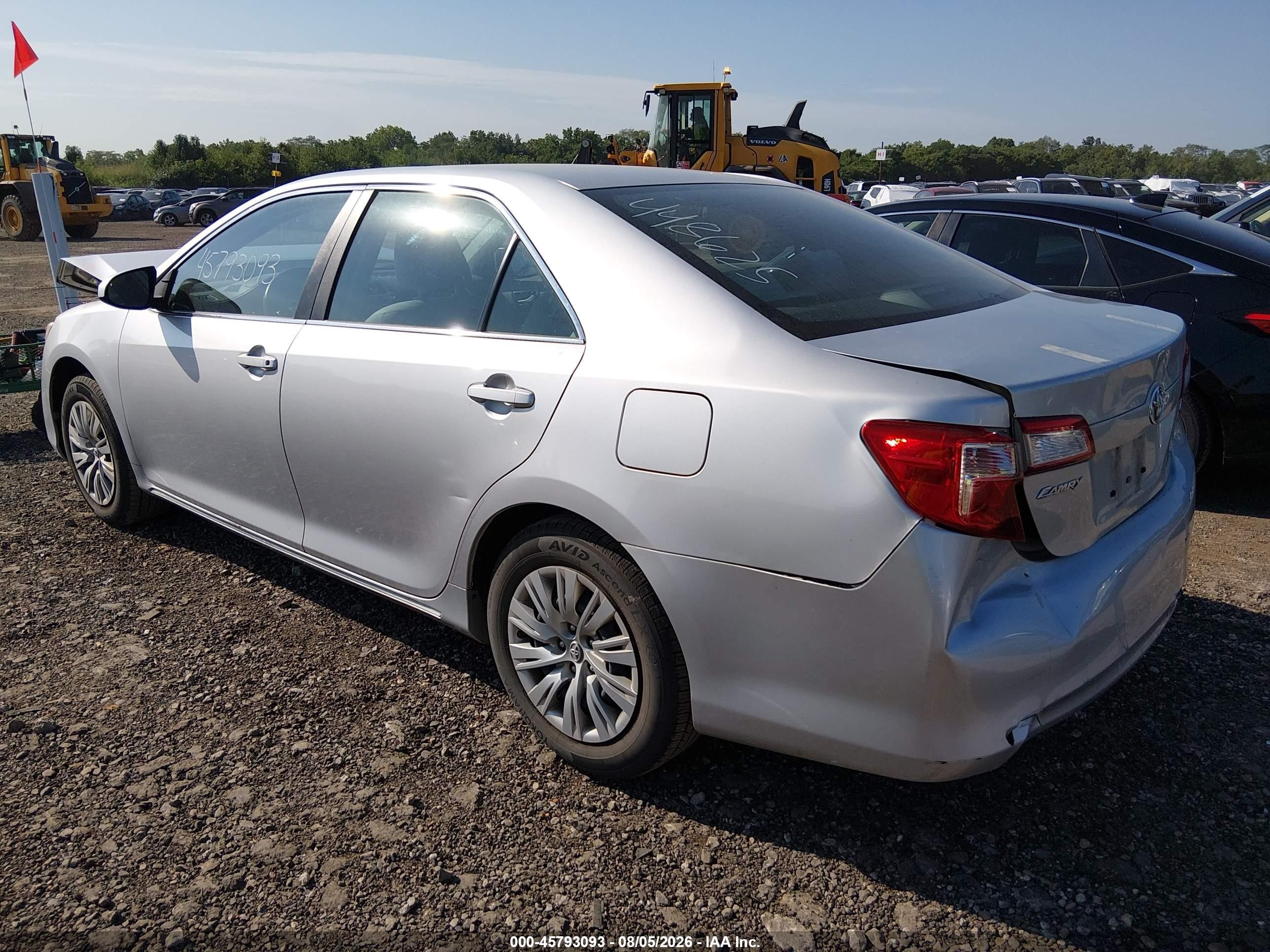 2014 Toyota Camry Le Silver vin: 4T1BF1FK7EU448625