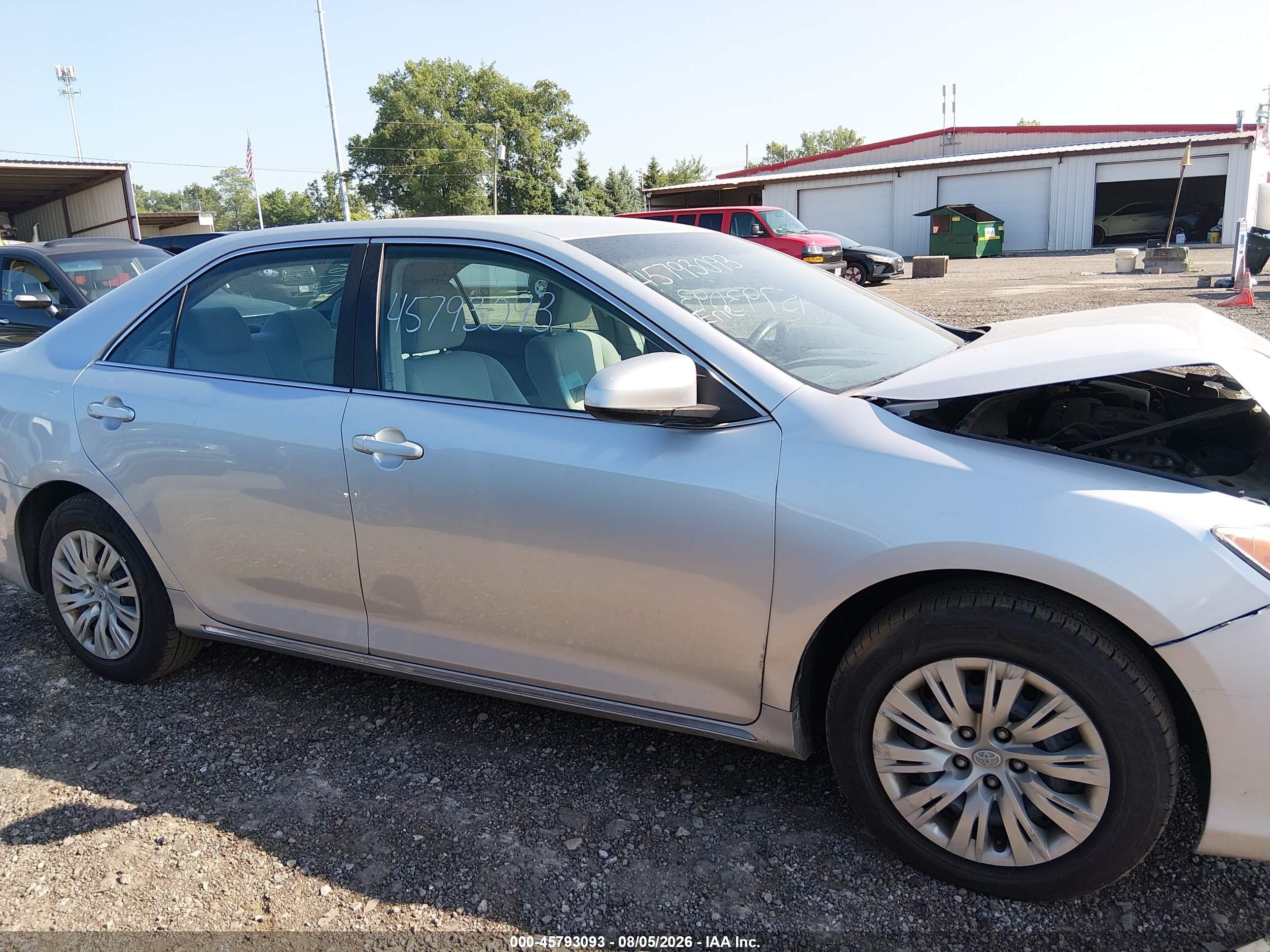 2014 Toyota Camry Le Silver vin: 4T1BF1FK7EU448625