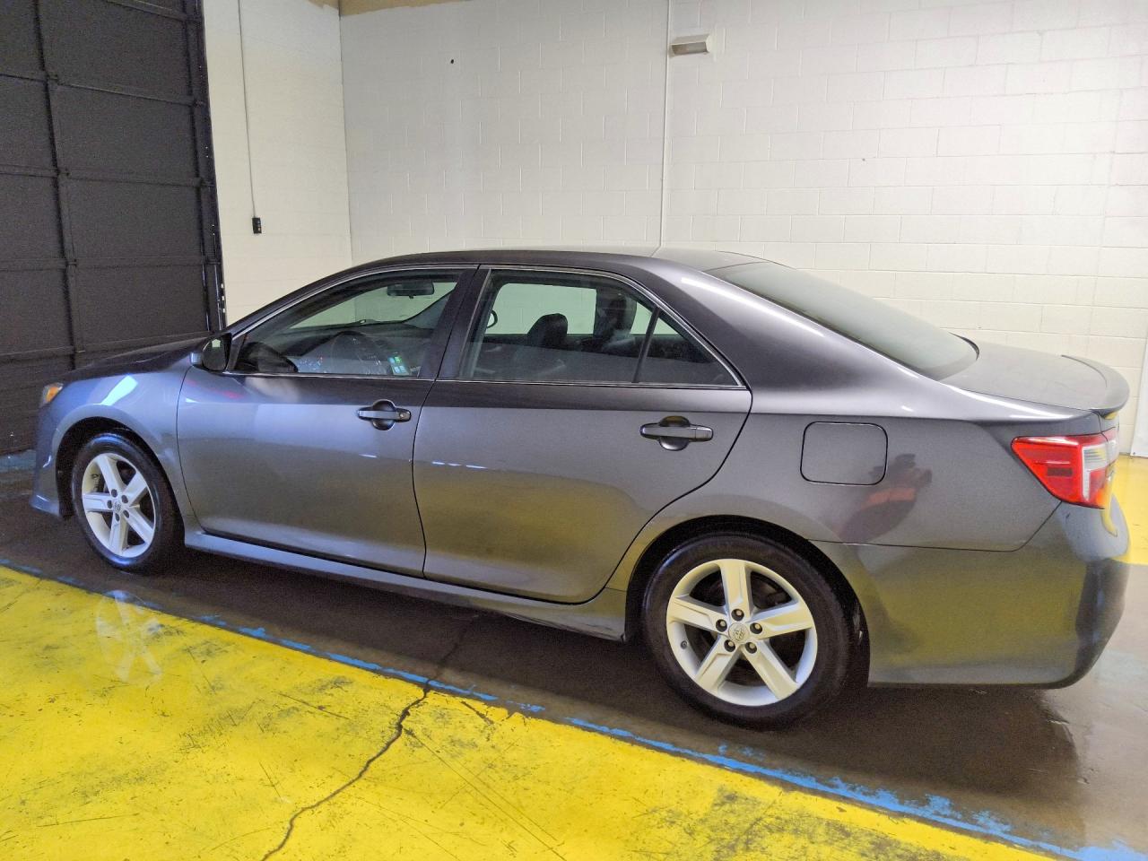 2014 Toyota Camry Se Gray vin: 4T1BF1FK7EU462928