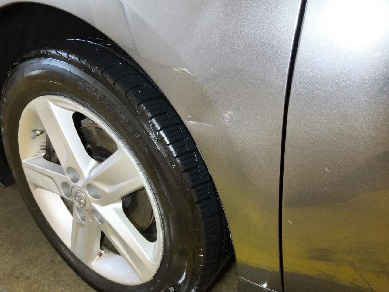 2014 Toyota Camry Se Gray vin: 4T1BF1FK7EU462928 Damage: Left Front Fender, Dent(S) W/ Paint Dmg, 2 To 3 Inches